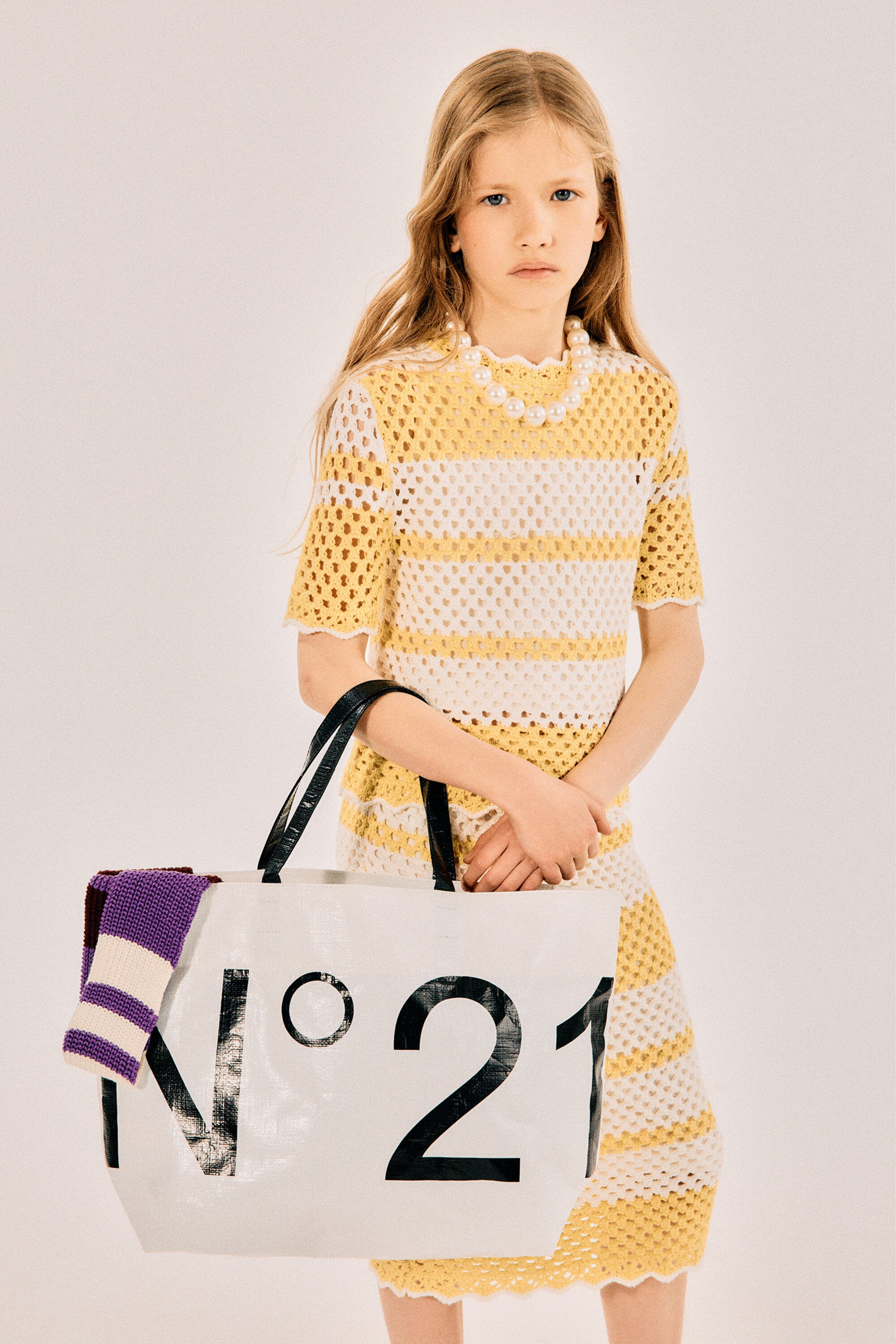 Crew-neck mesh-knit pullover