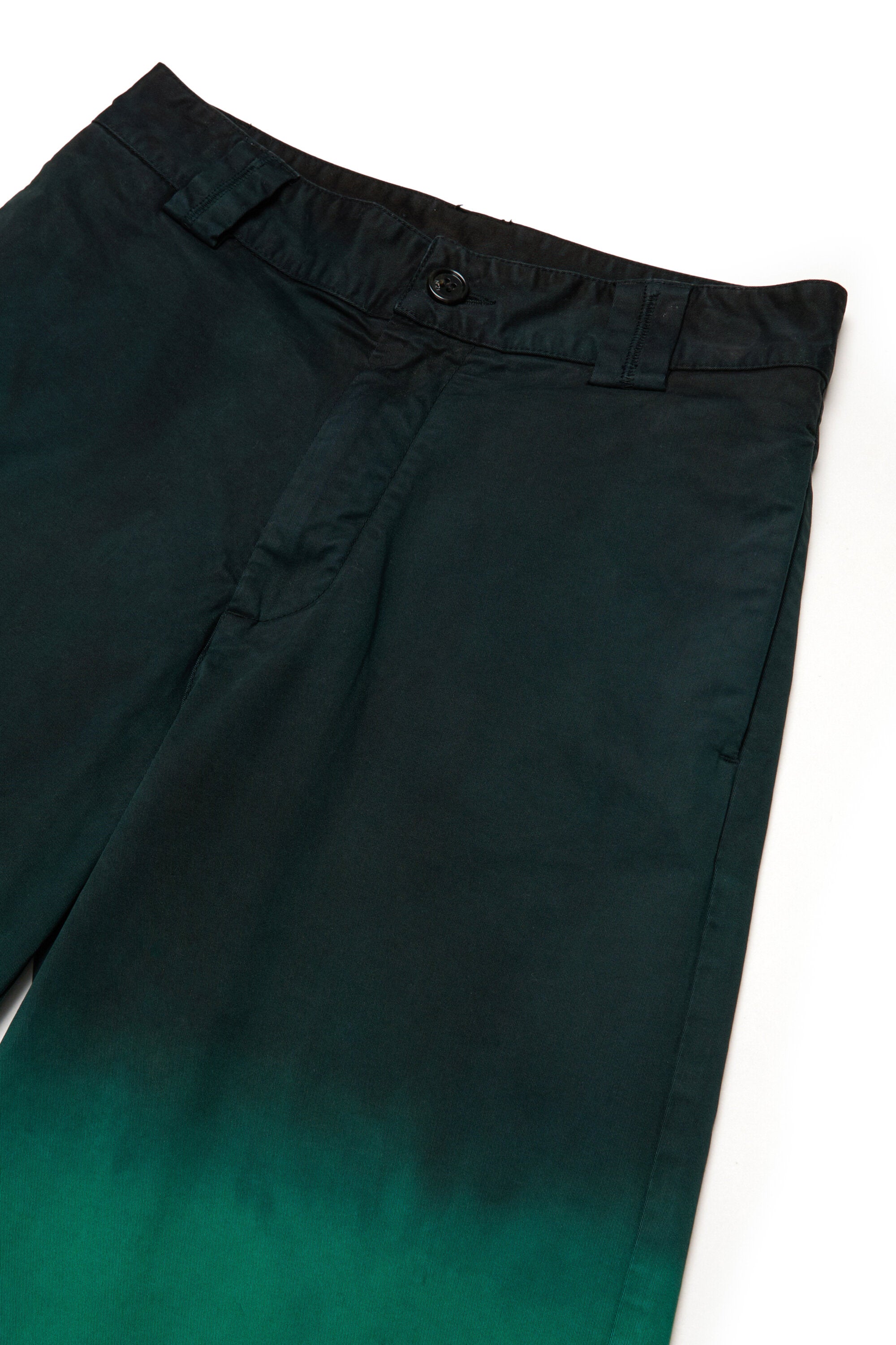 Gradient-effect shorts with logo