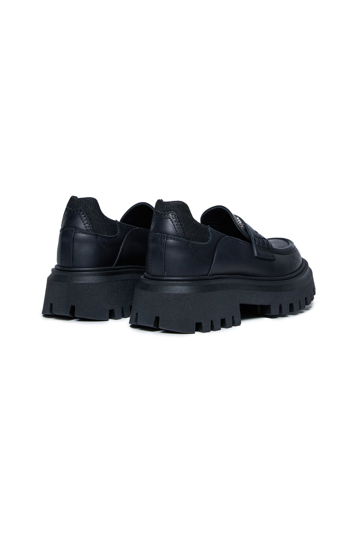 Mocasines de piel con suela dentada