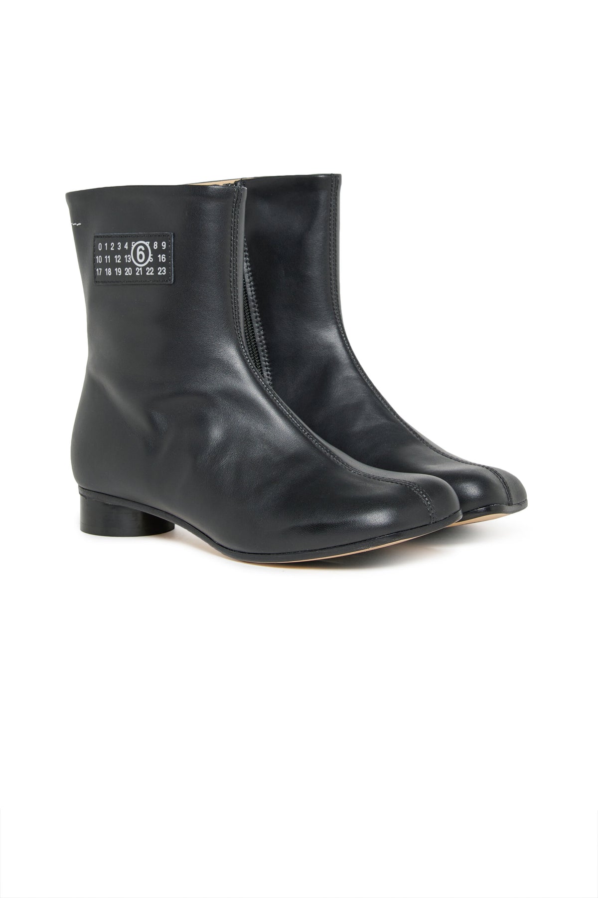 Low leather boots with logo