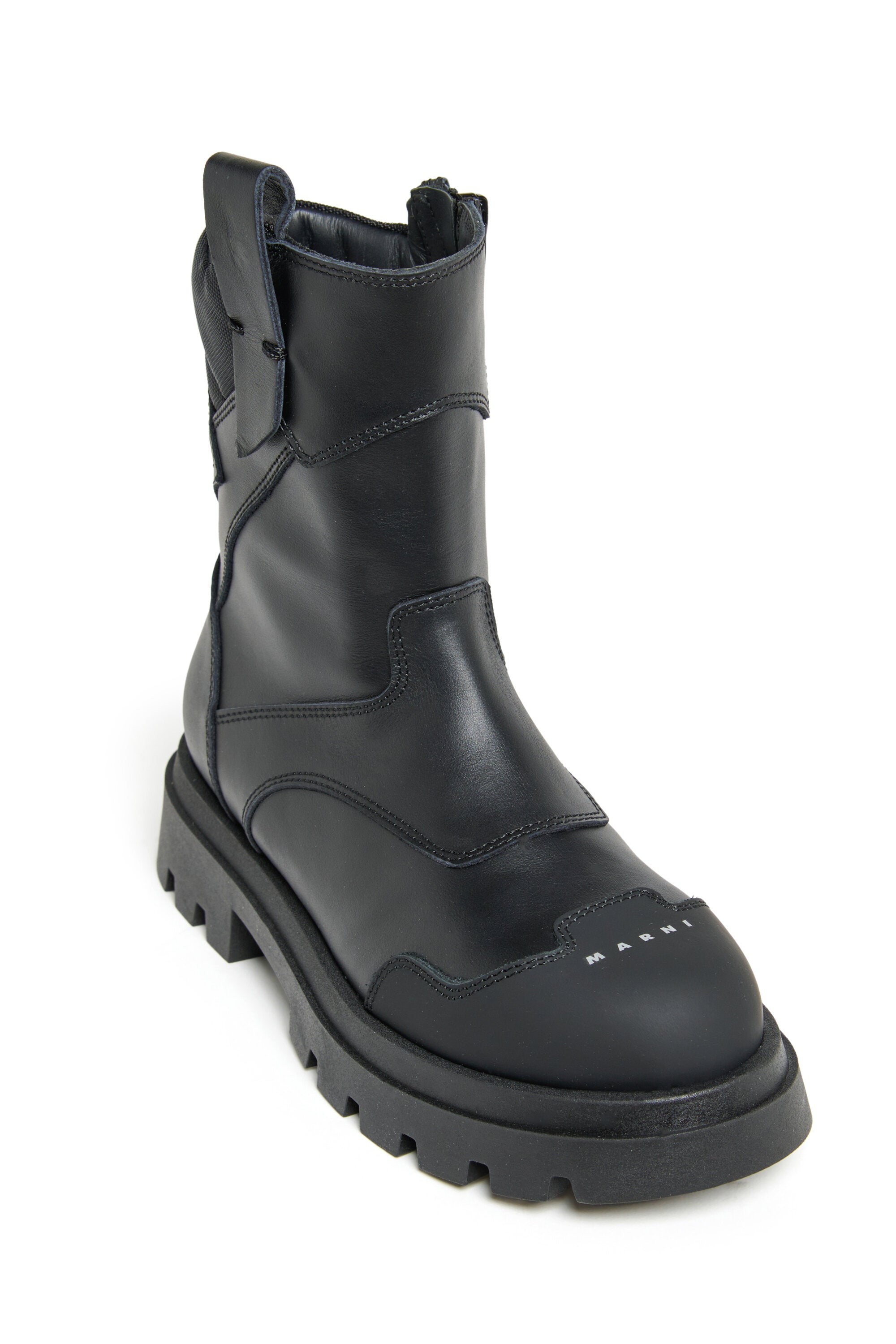 Low leather boots with logo