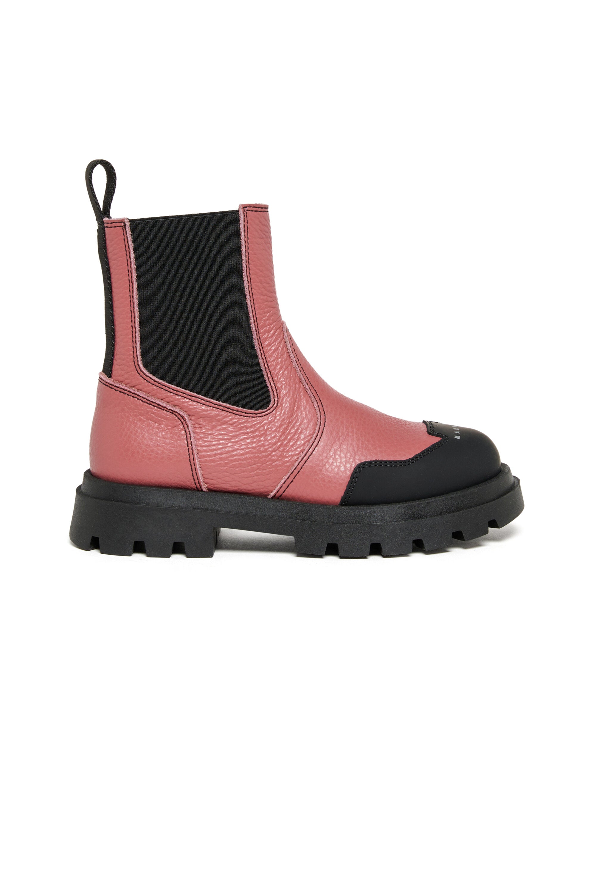 Chelsea boots with logo on the toe