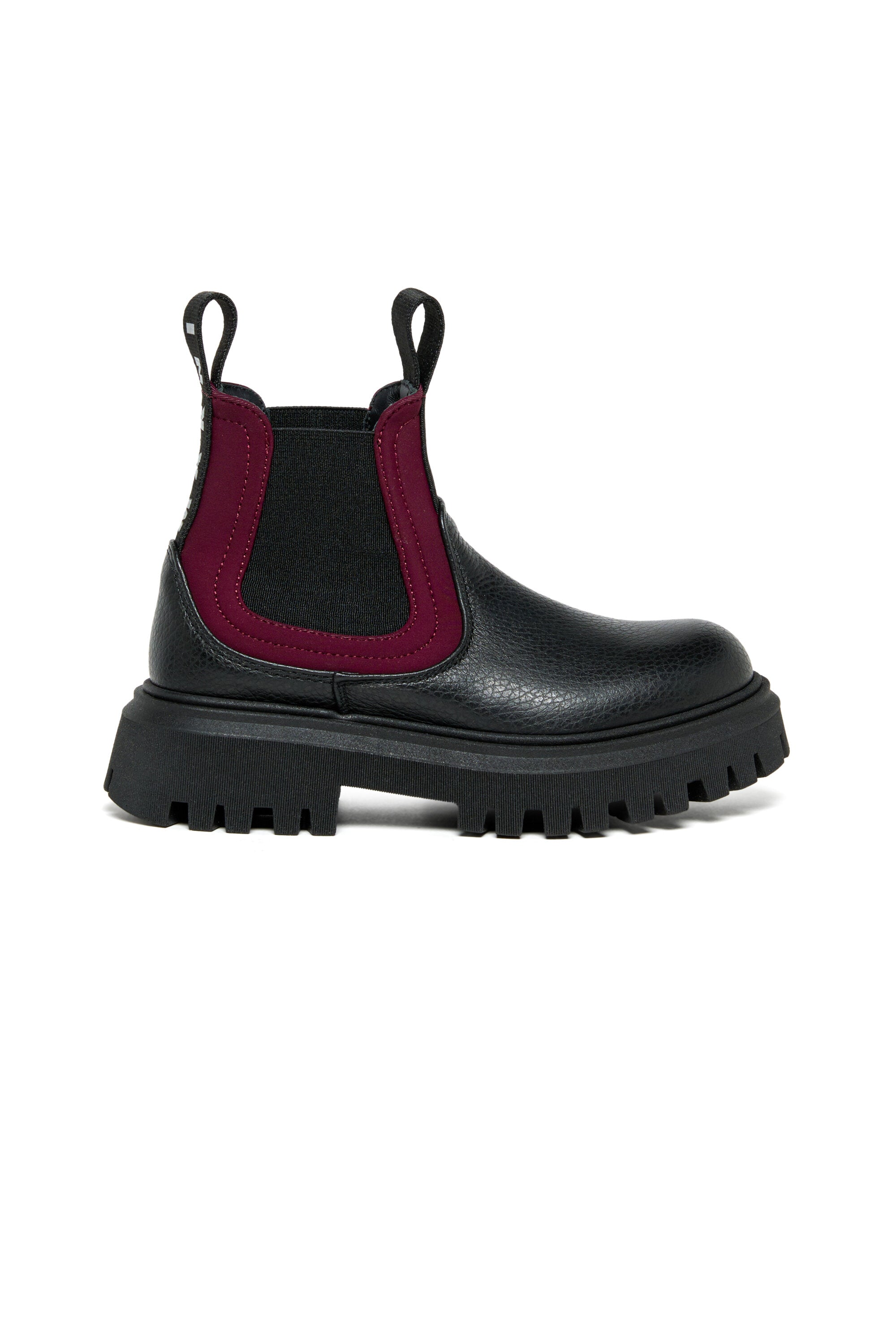 Leather Chelsea boots with logo ribbon
