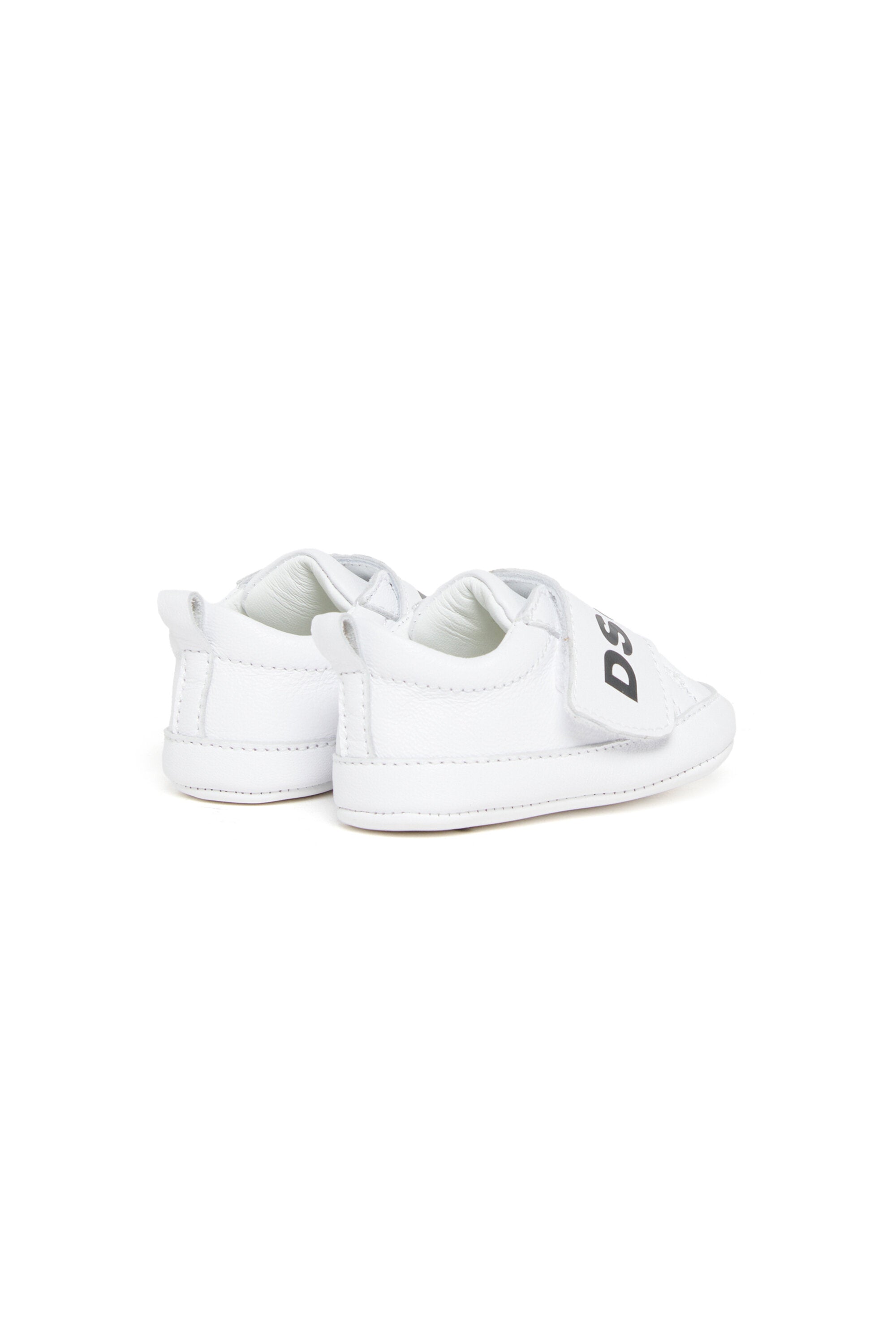 Zapatillas bajas de piel con correa