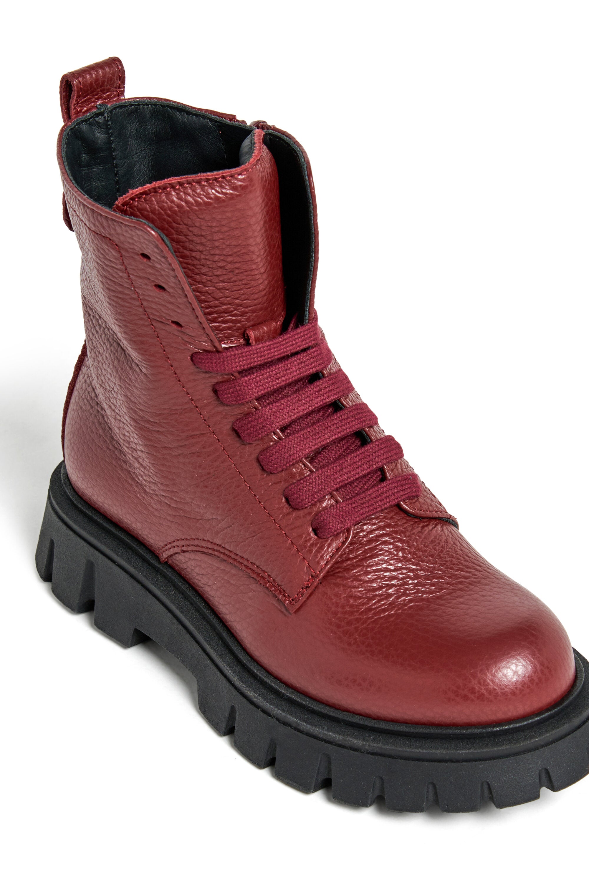 Botas anfibias de piel con tachuelas D2