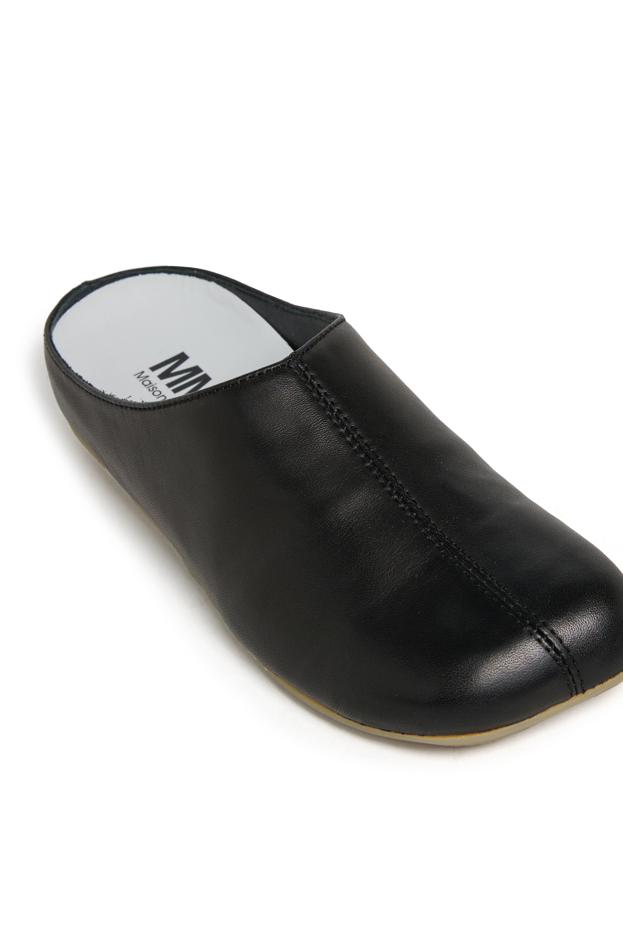 Mules minimalistas con logo