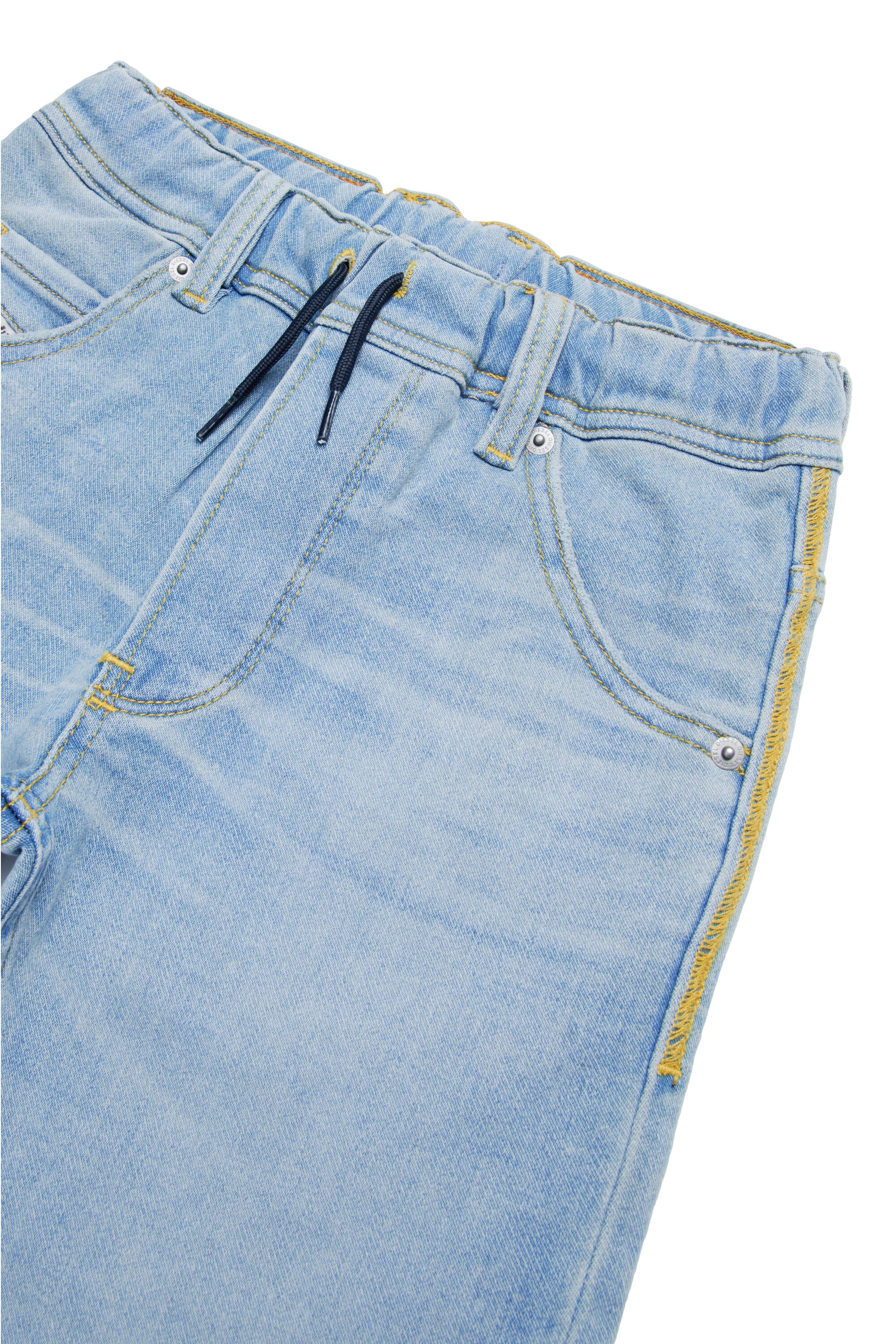 Pantalones cortos JoggJeans® en tono claro