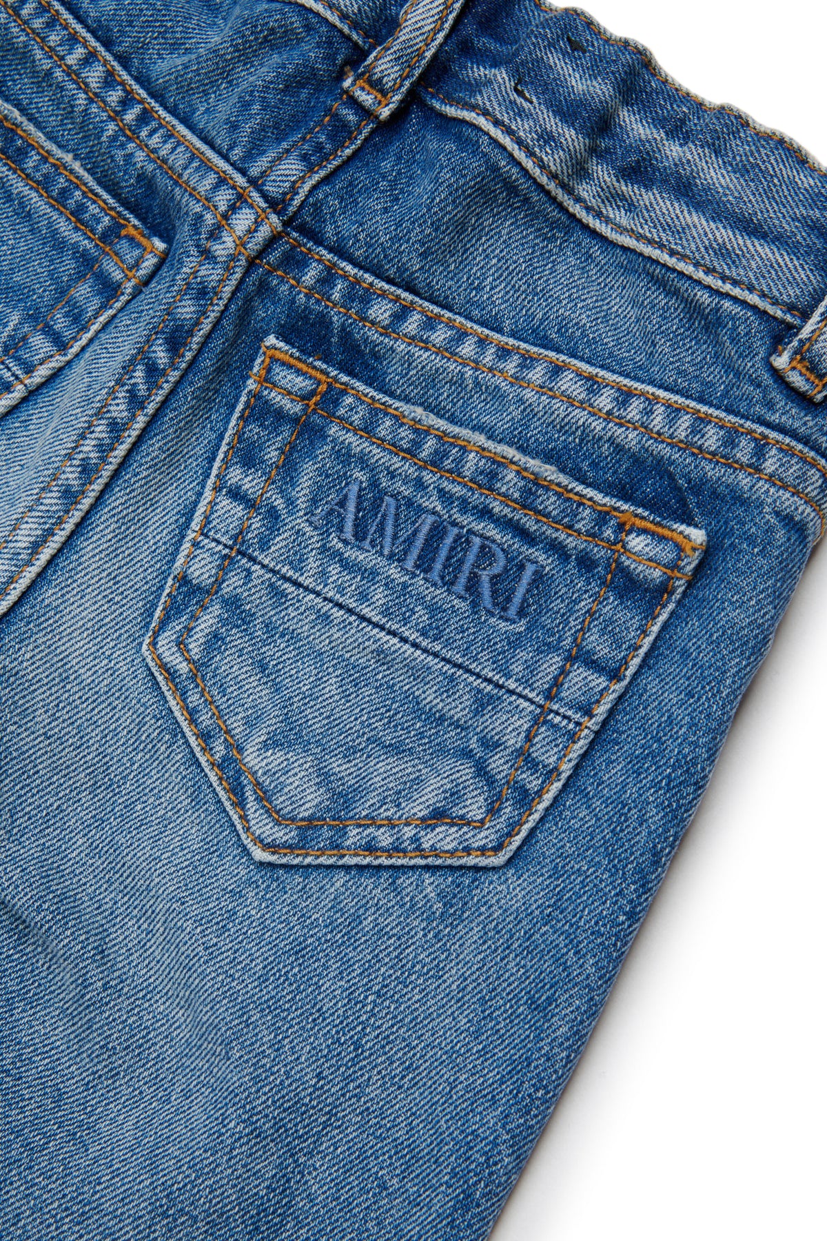Jeans corte regular en azul claro