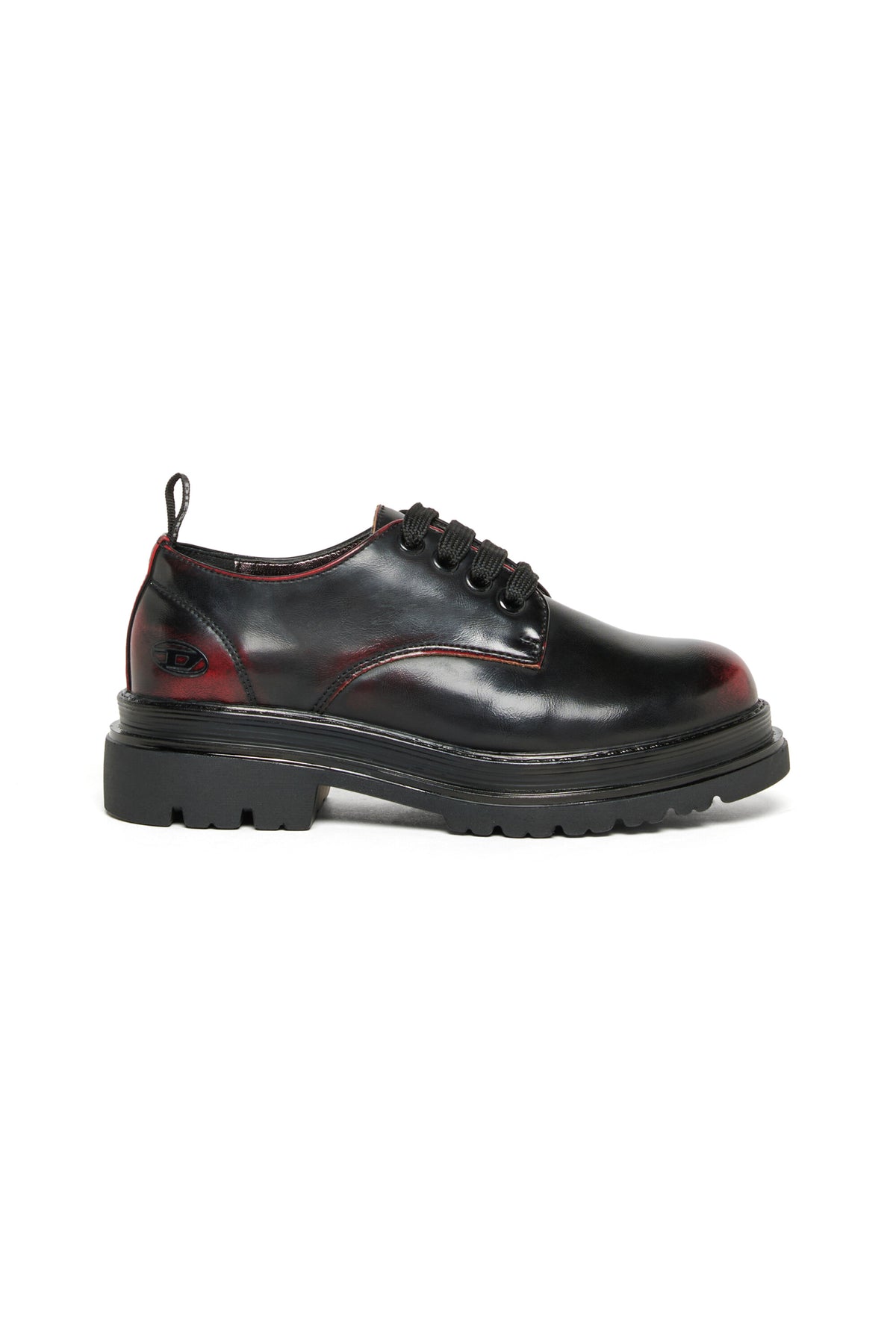 Lace-up shoes with logo