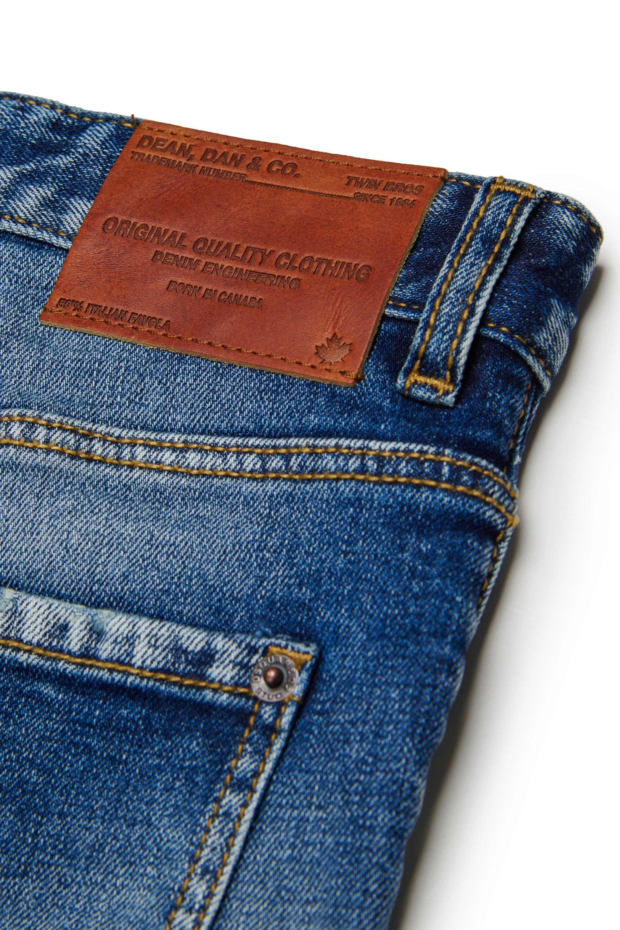 Jeans rectos azul claro con bajo regular - Stanislav