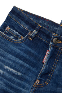 Pantalones cortos en denim azul degradado con rotos
