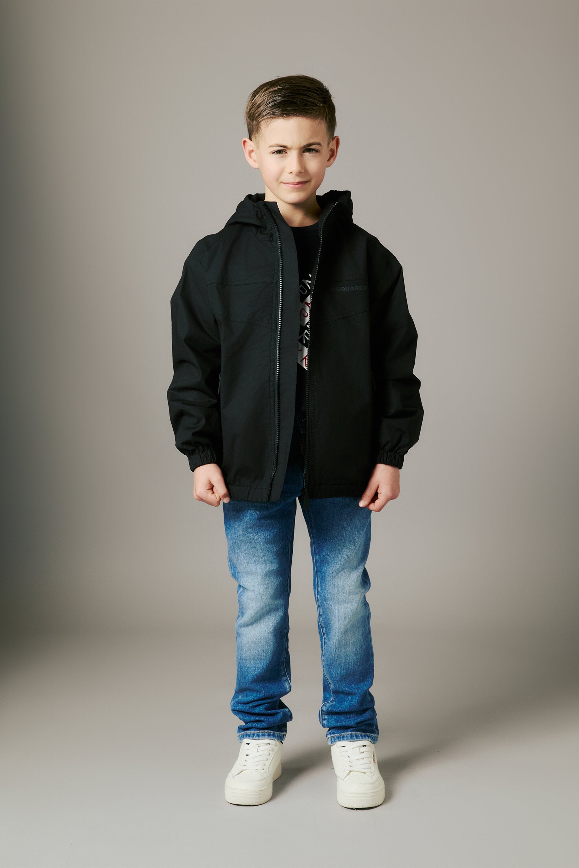 Vaqueros straight azul medio con rozaduras - 642