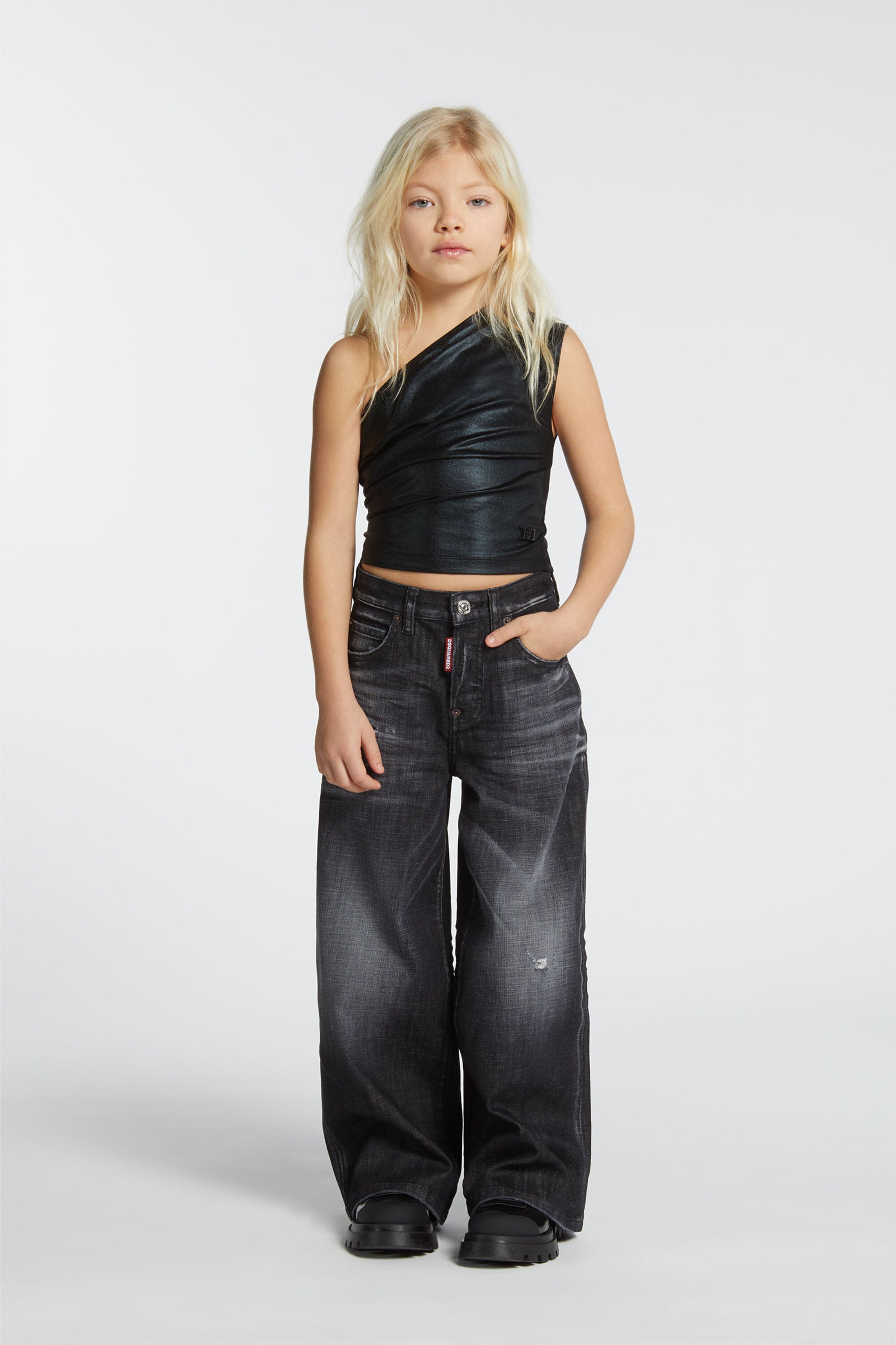 Vaqueros regular negros con rotos - Traveller Jean