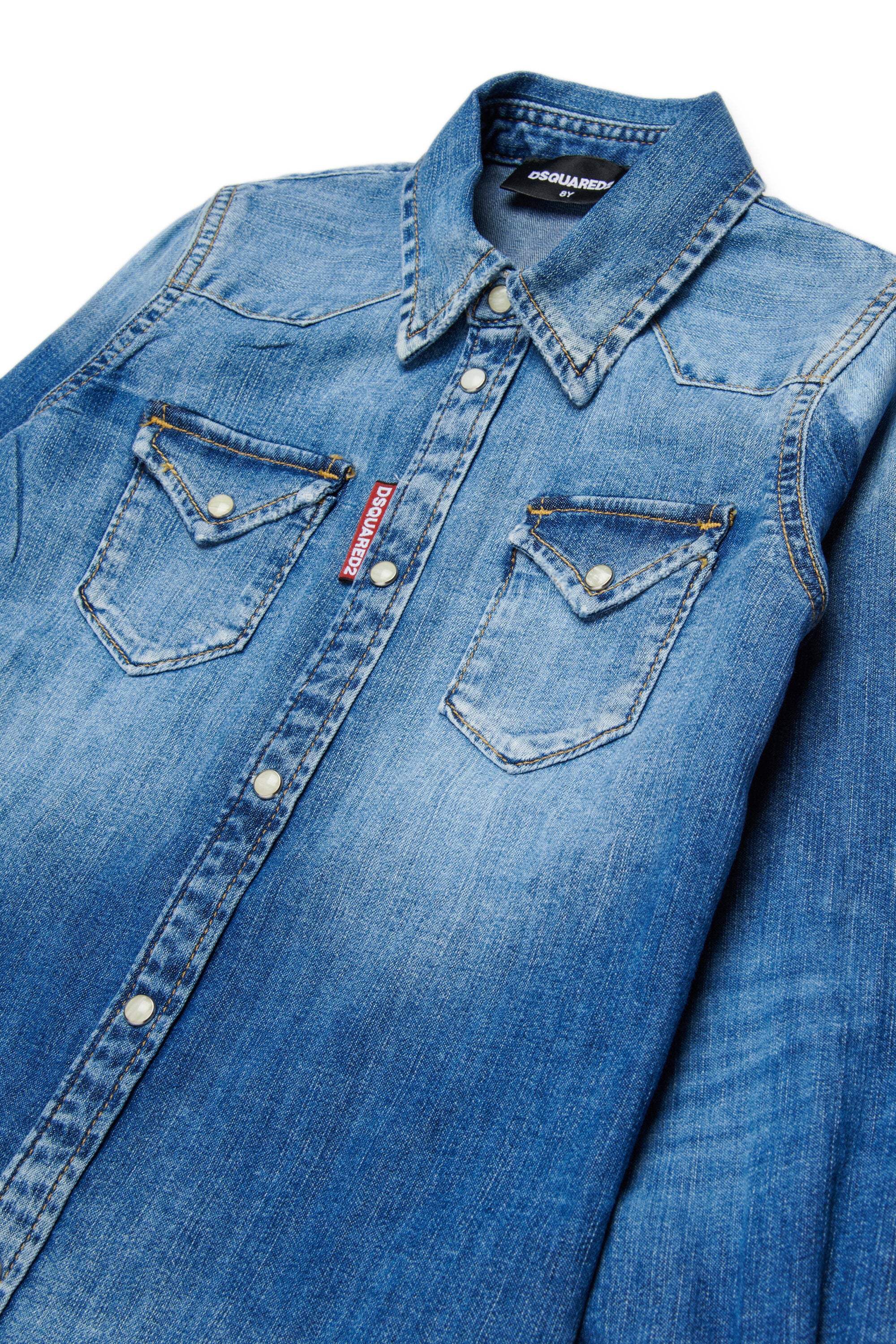 Camisa vaquera con logo