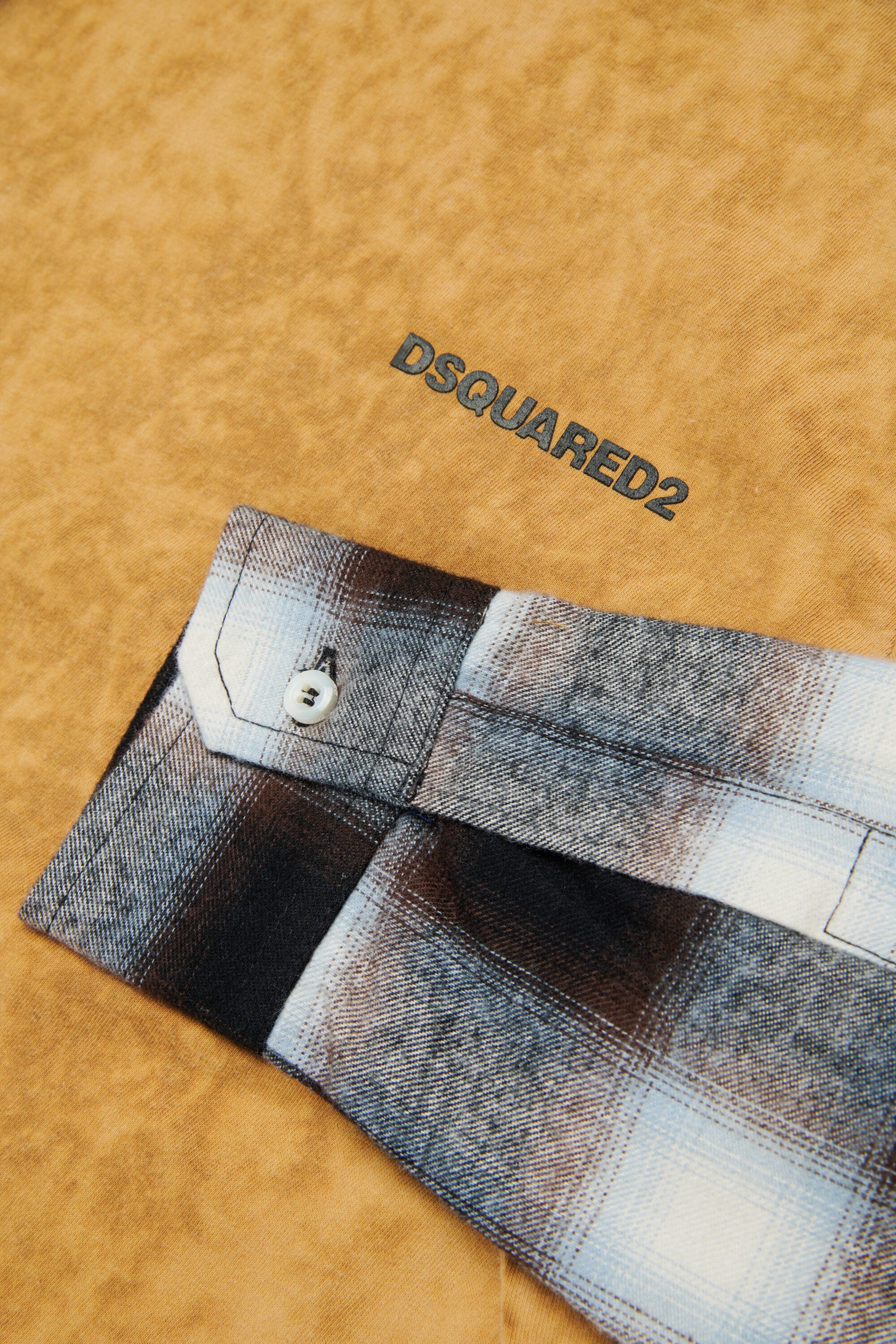 Camiseta de jersey con mangas a cuadros