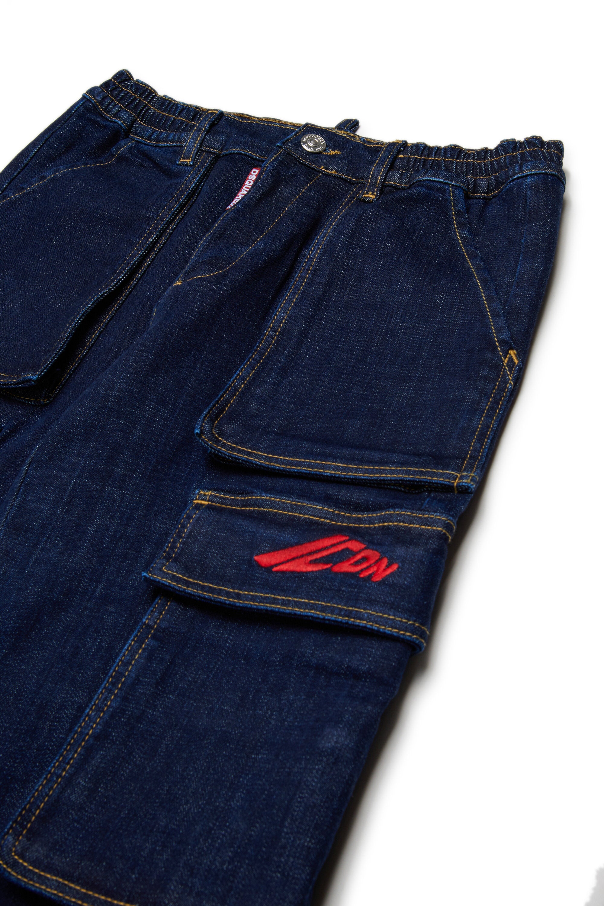 Vaqueros cargo regular en denim azul oscuro