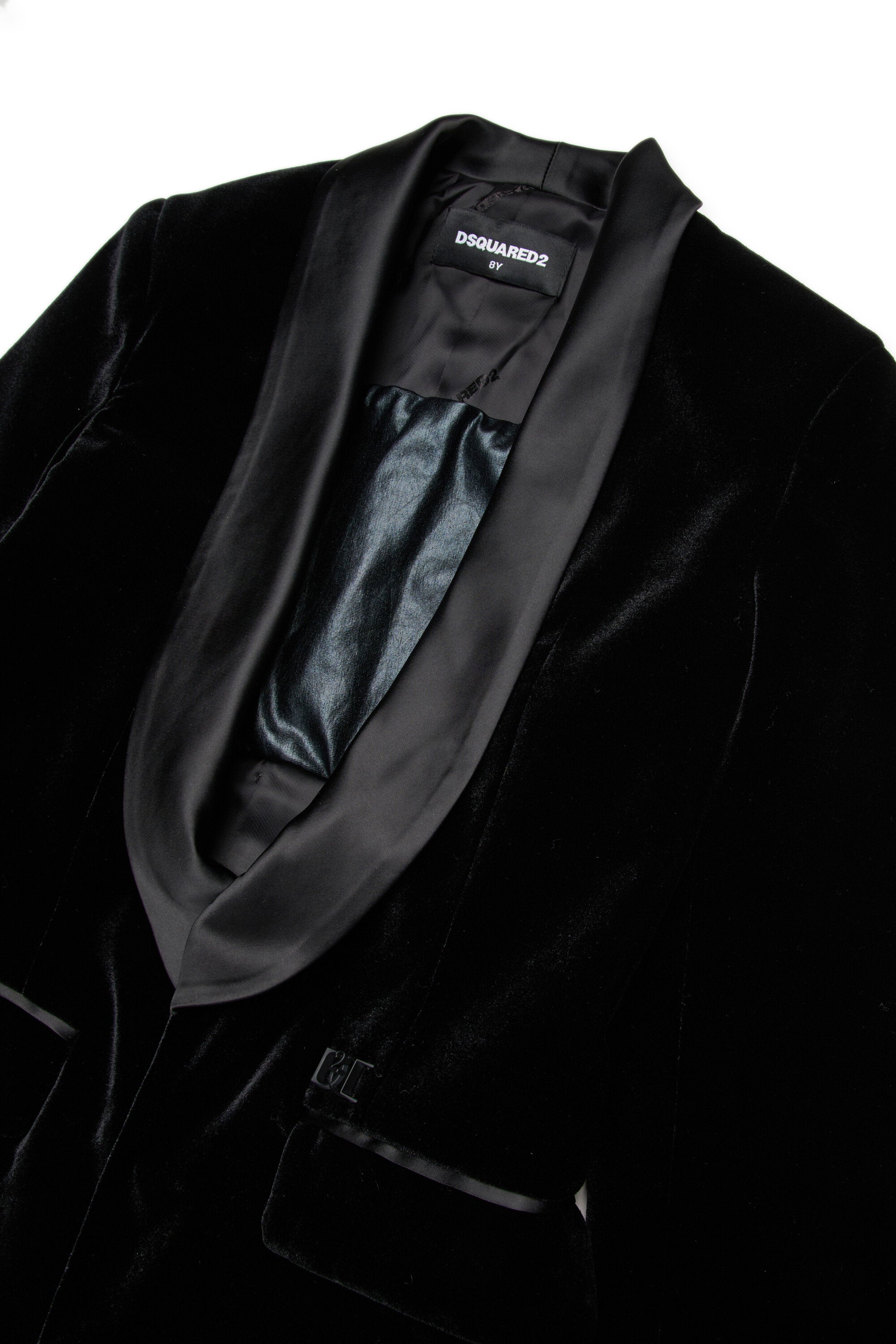 Velvet dress with D2 plaque