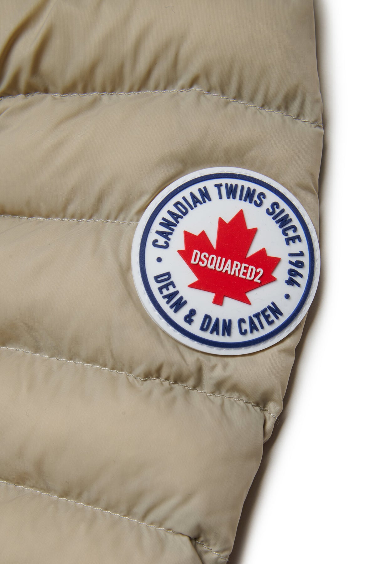 Chaqueta acolchada con logo estampado