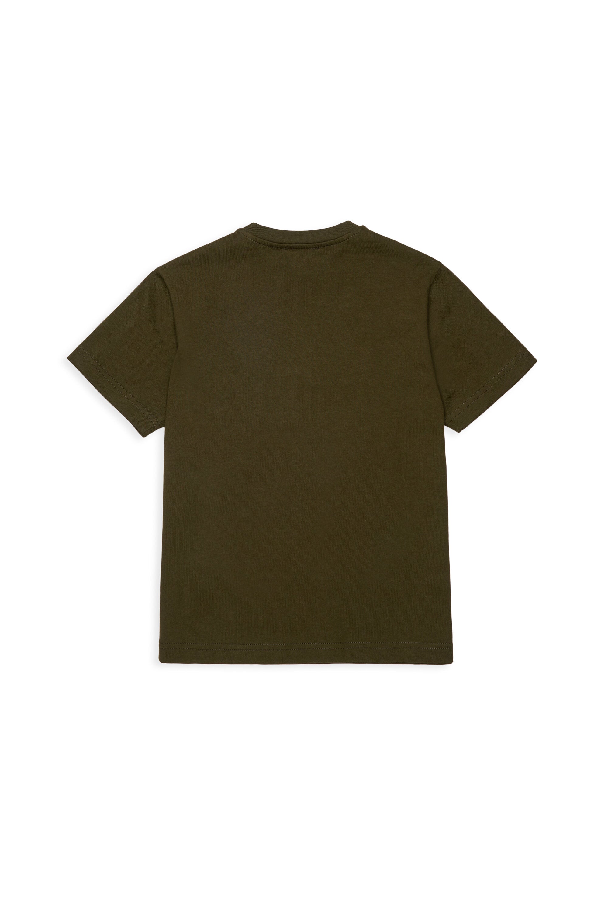 Camiseta con logo y parches aplicados
