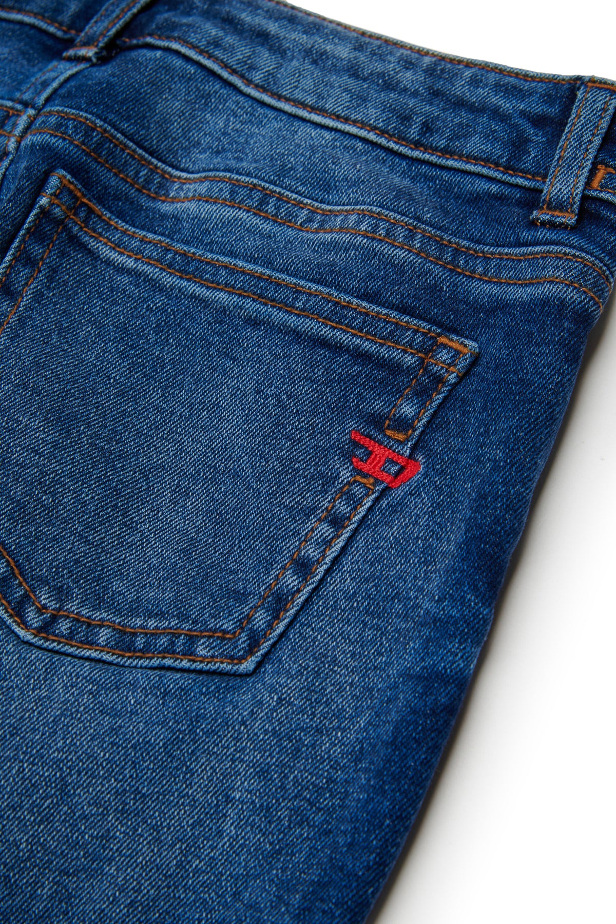 Jeans corte slim lavado azul medio - 2004