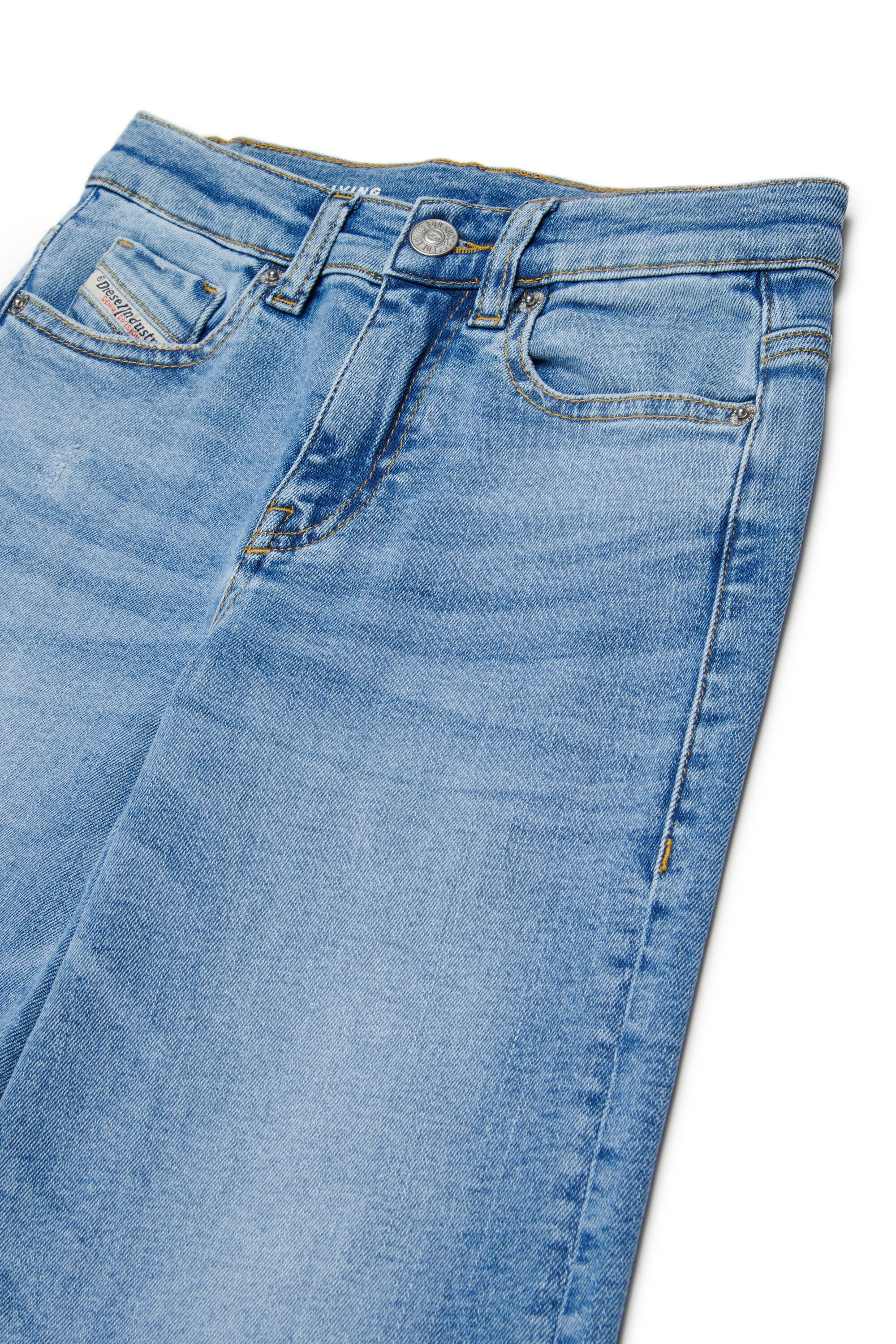 Jeans flare fit lavado azul claro -1978