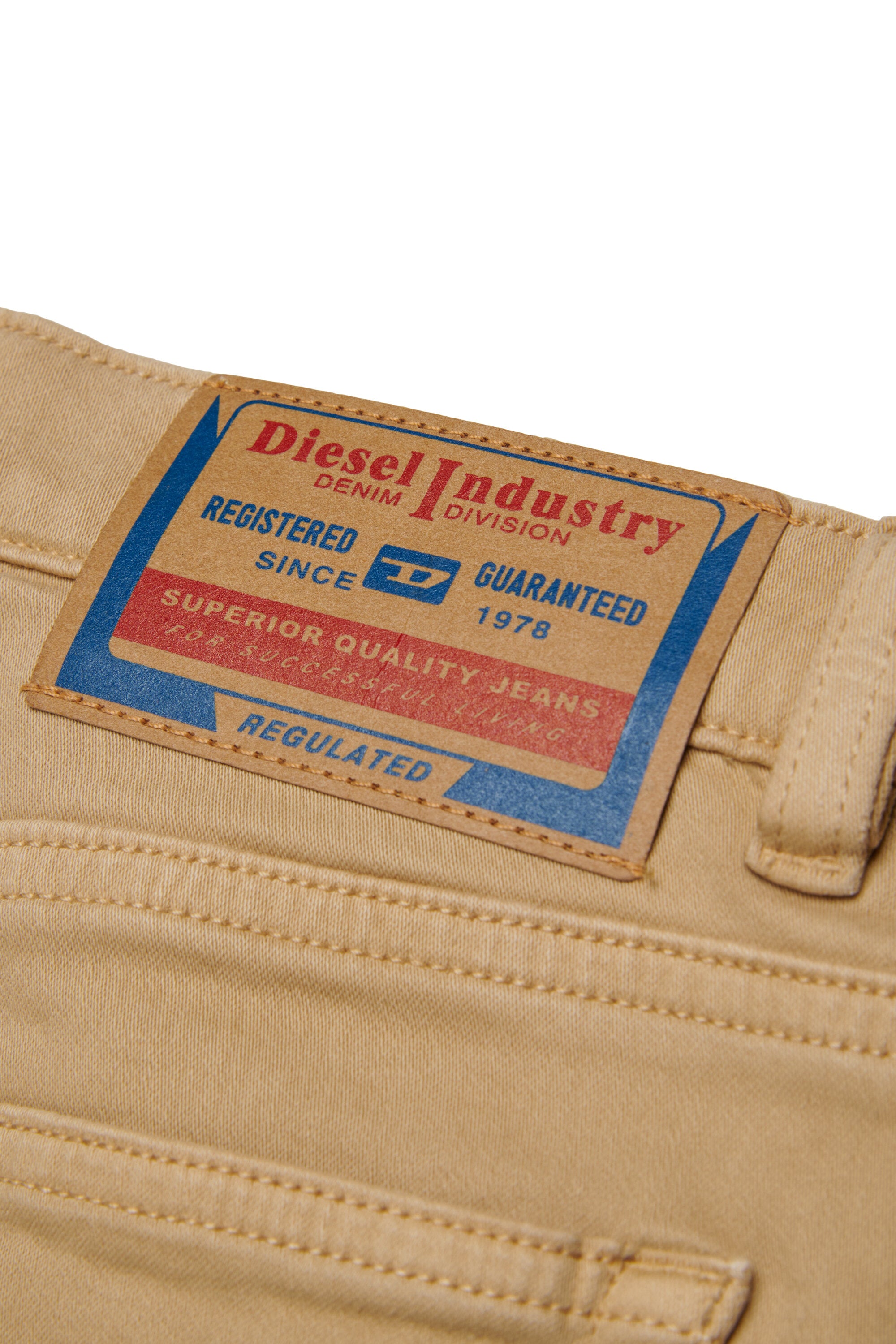 Colored regular JoggJeans® - 2010