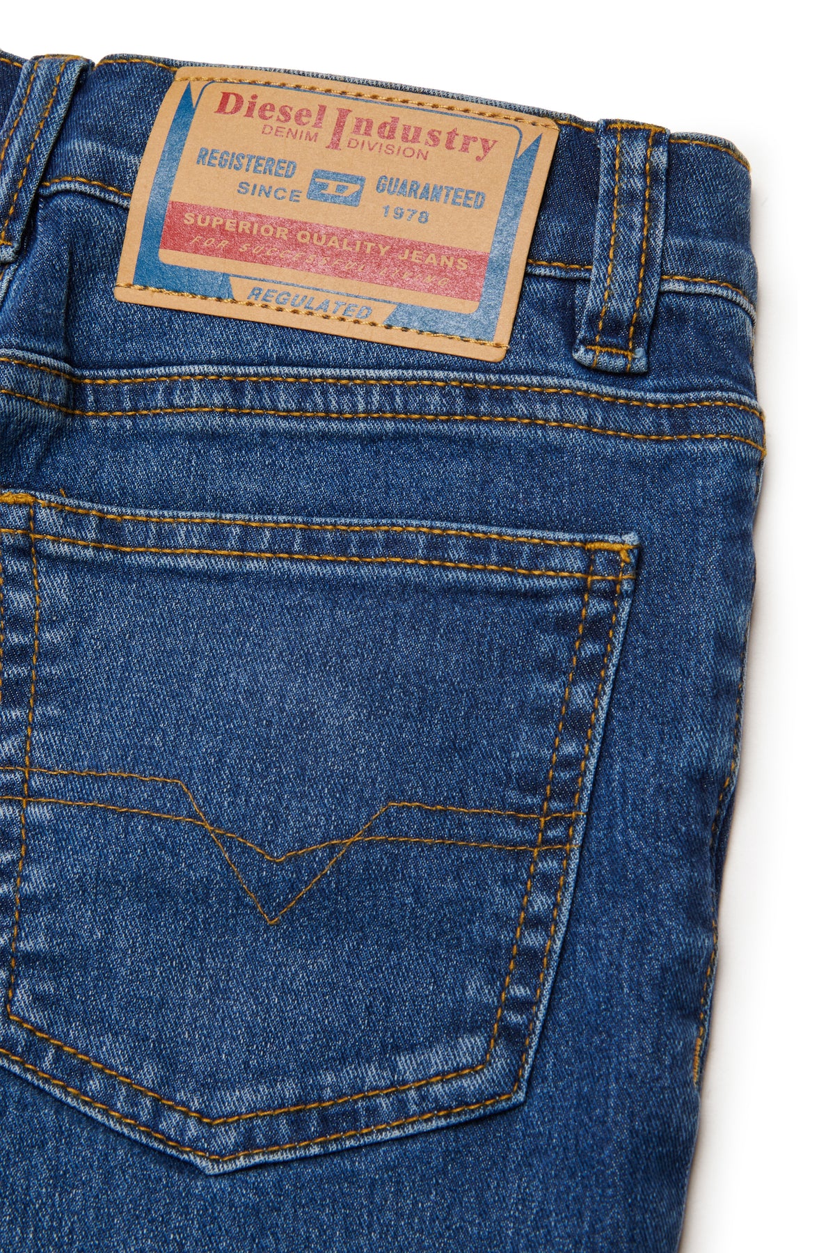Jeans slim fit azul medio
