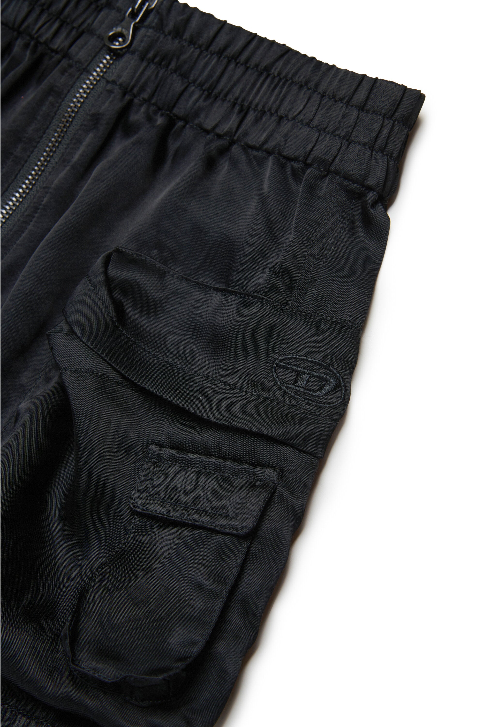 Falda de satén estilo utilitario