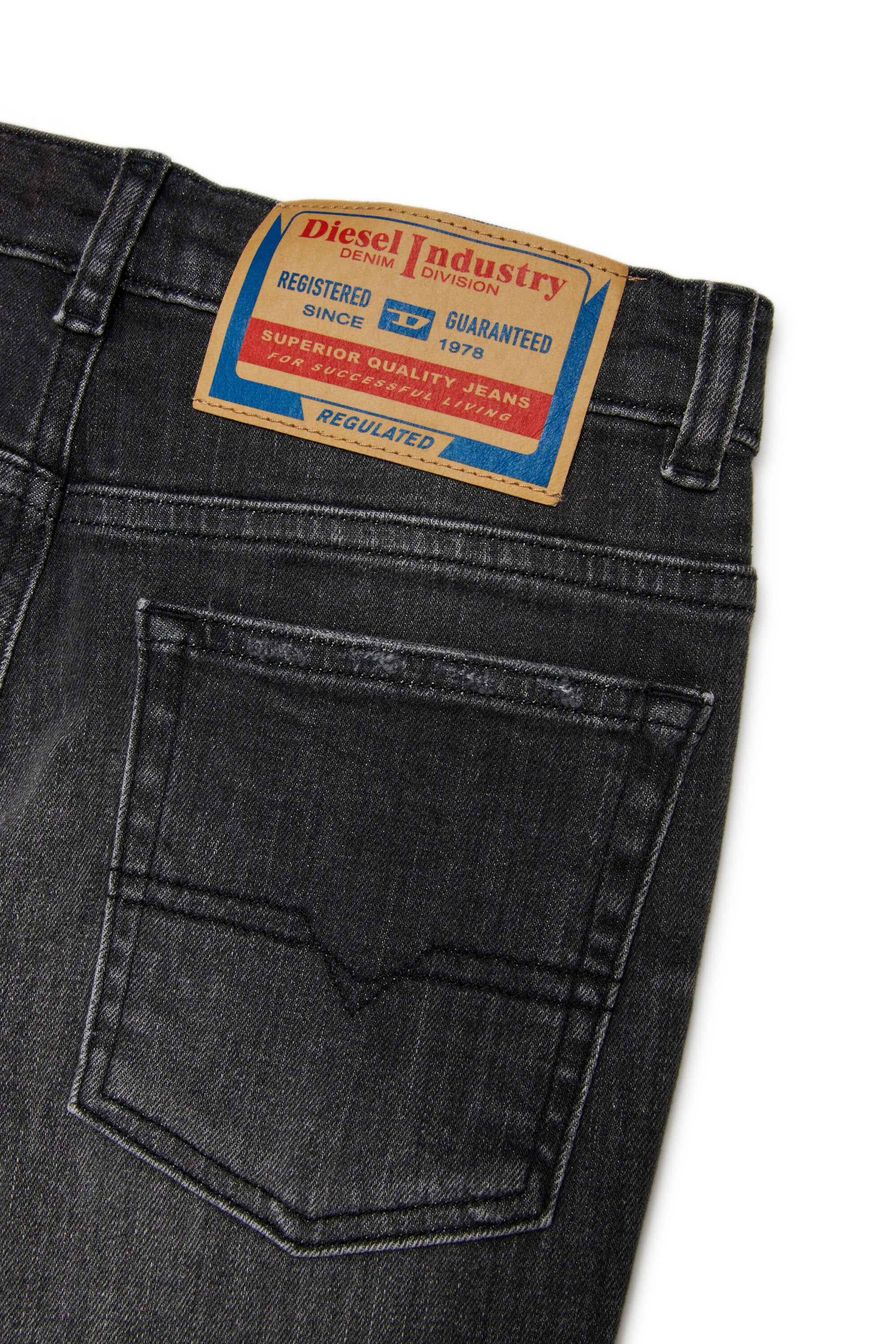 Vaqueros relaxed gris oscuro con rotos - D-Maki