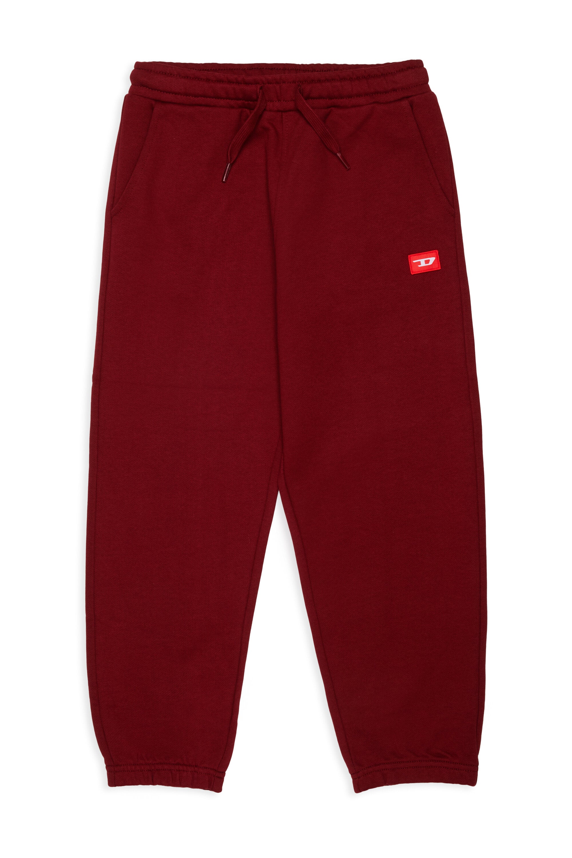 Pantalones deportivos con parche D rojo