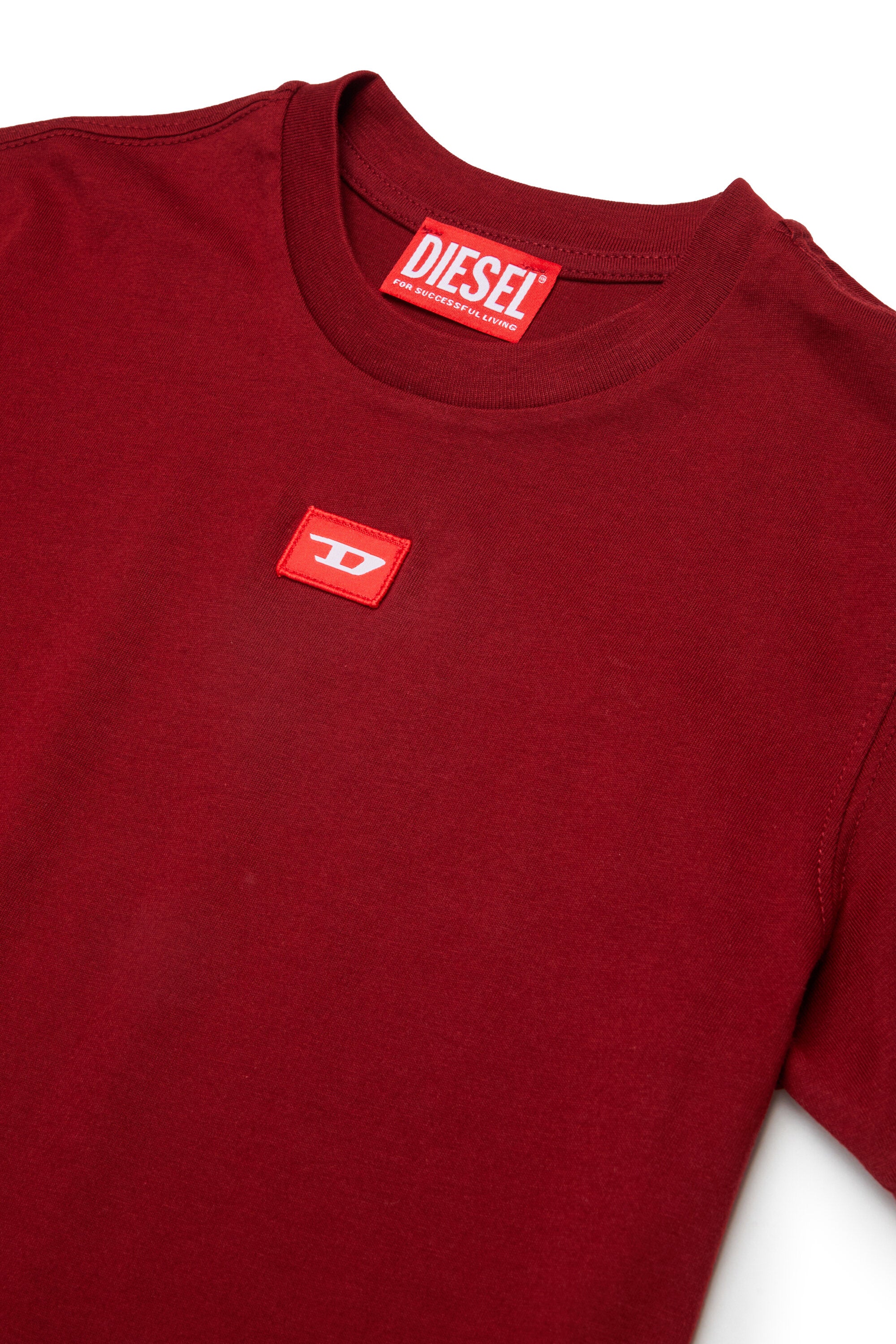 Camiseta de jersey con parche D rojo