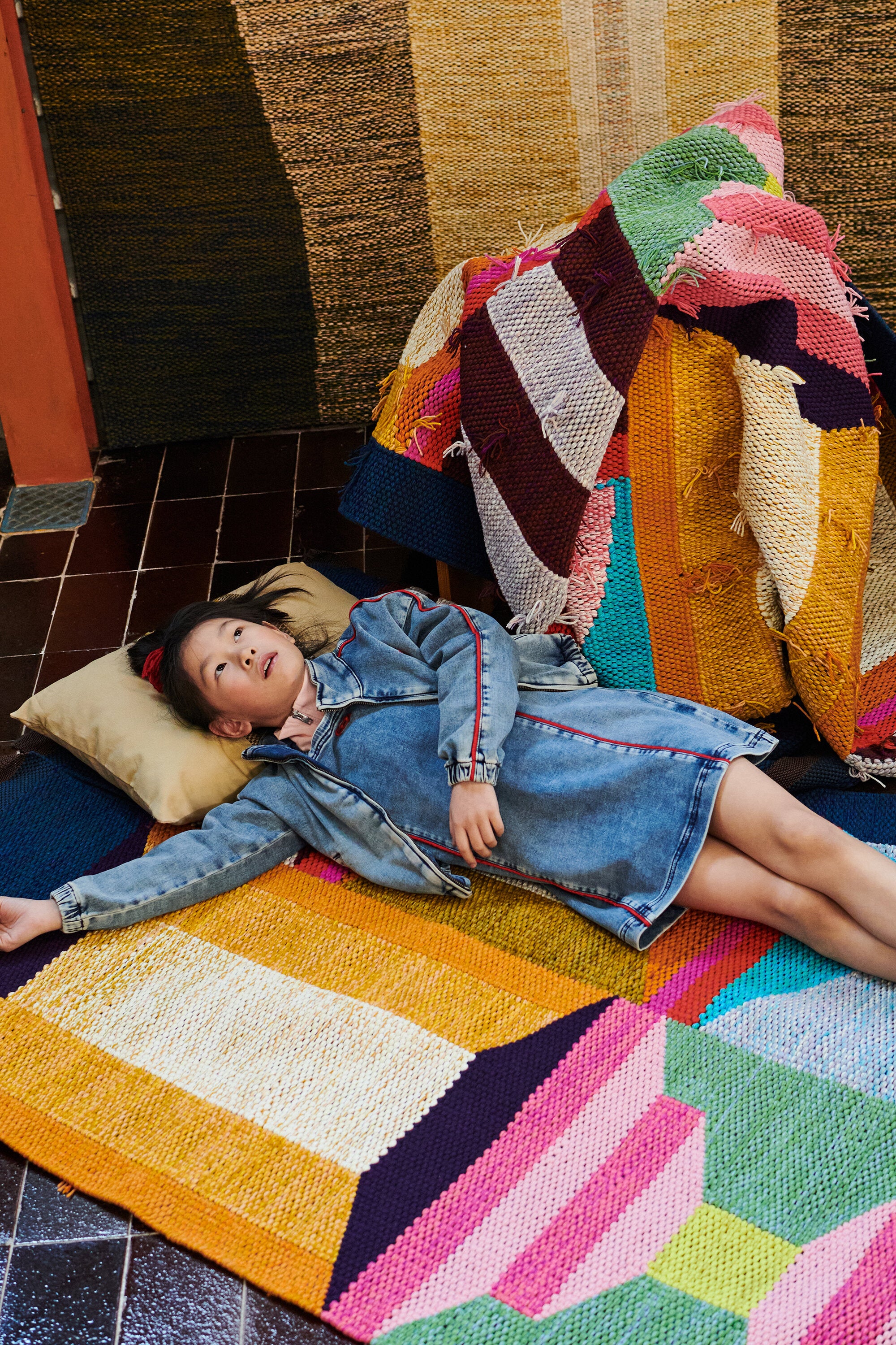 Short denim dress with logo