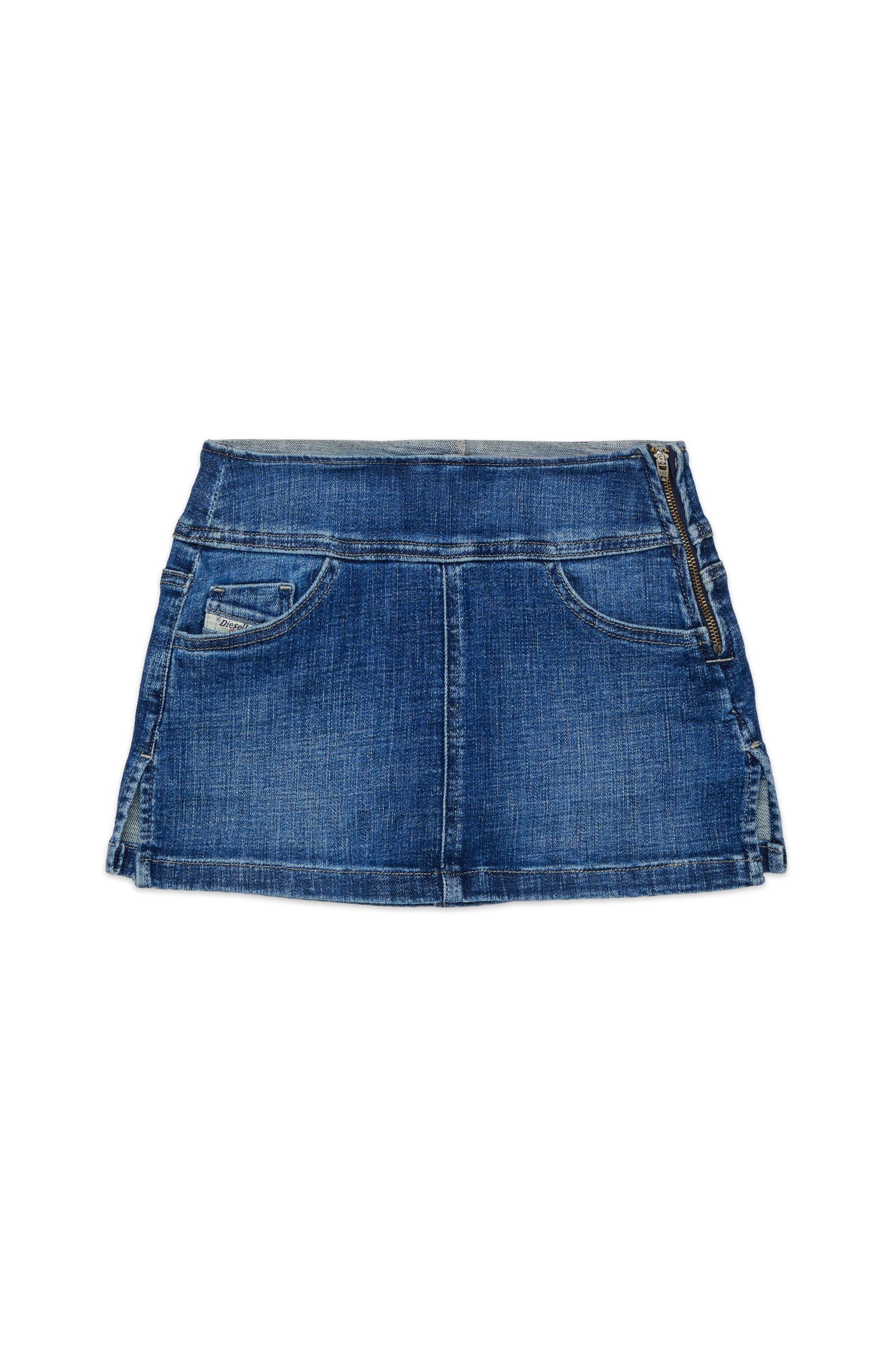 Short five-pocket denim skirt