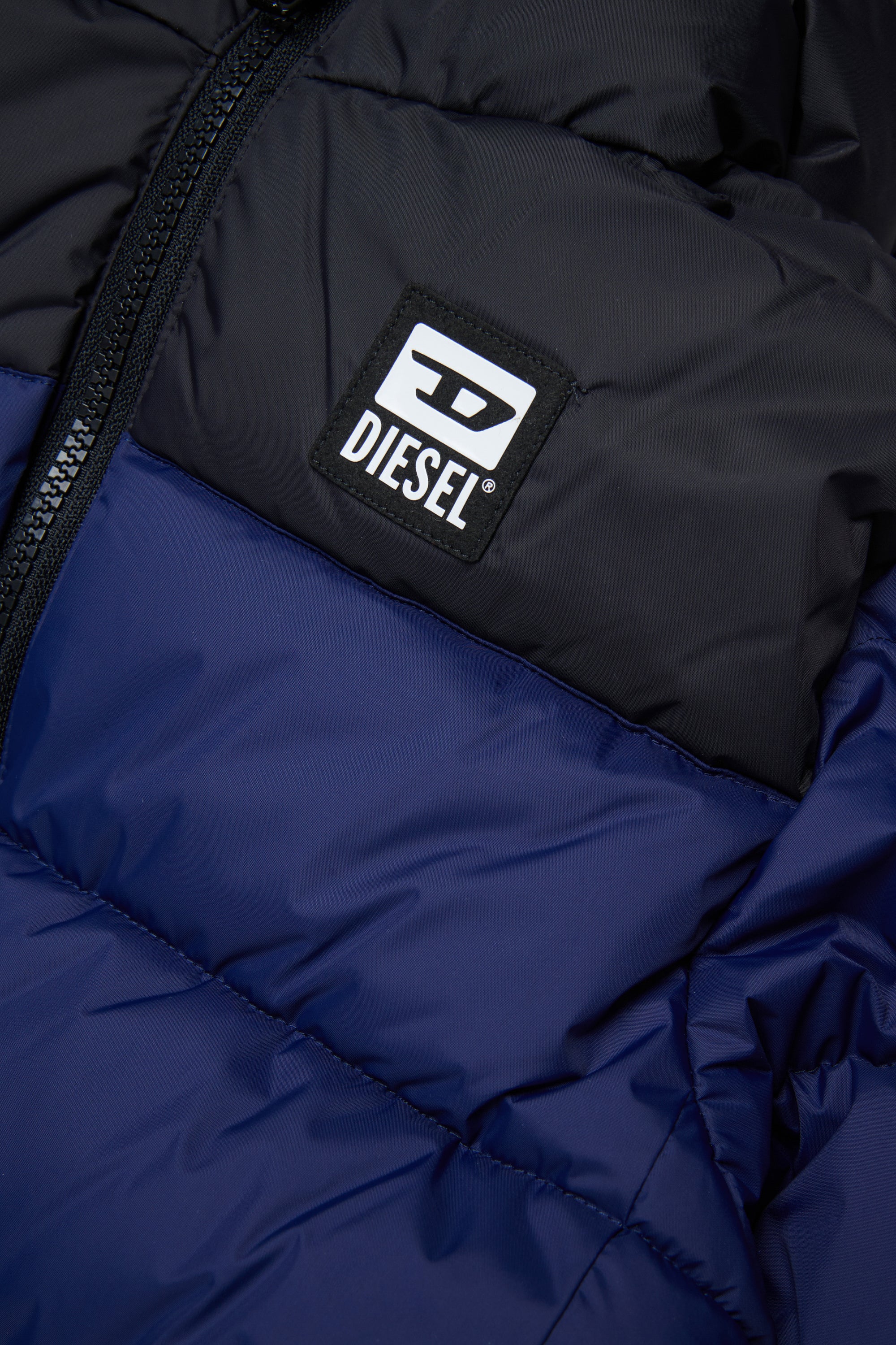 Padded jacket with logo