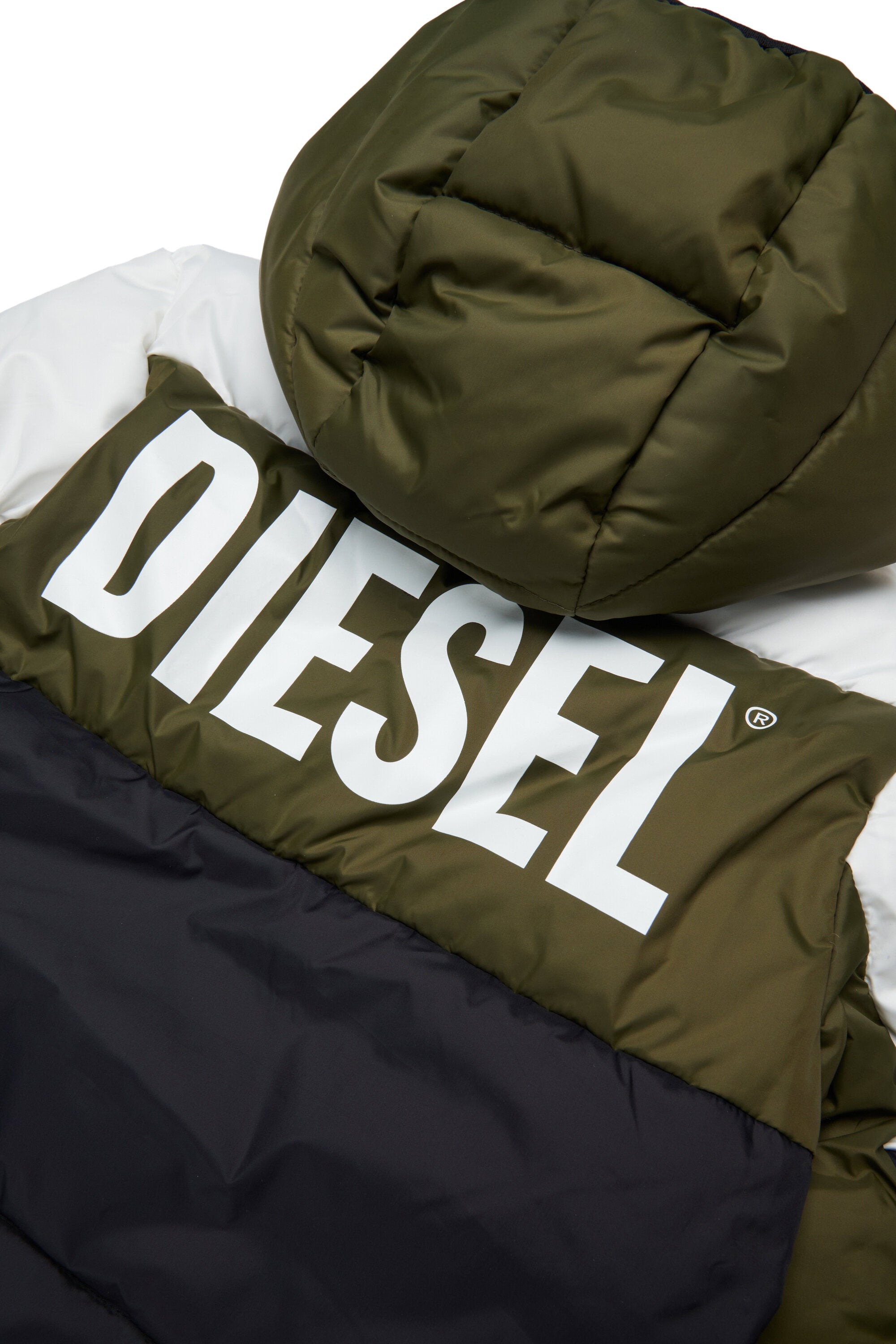 Chaqueta acolchada con bloques de color y logotipo