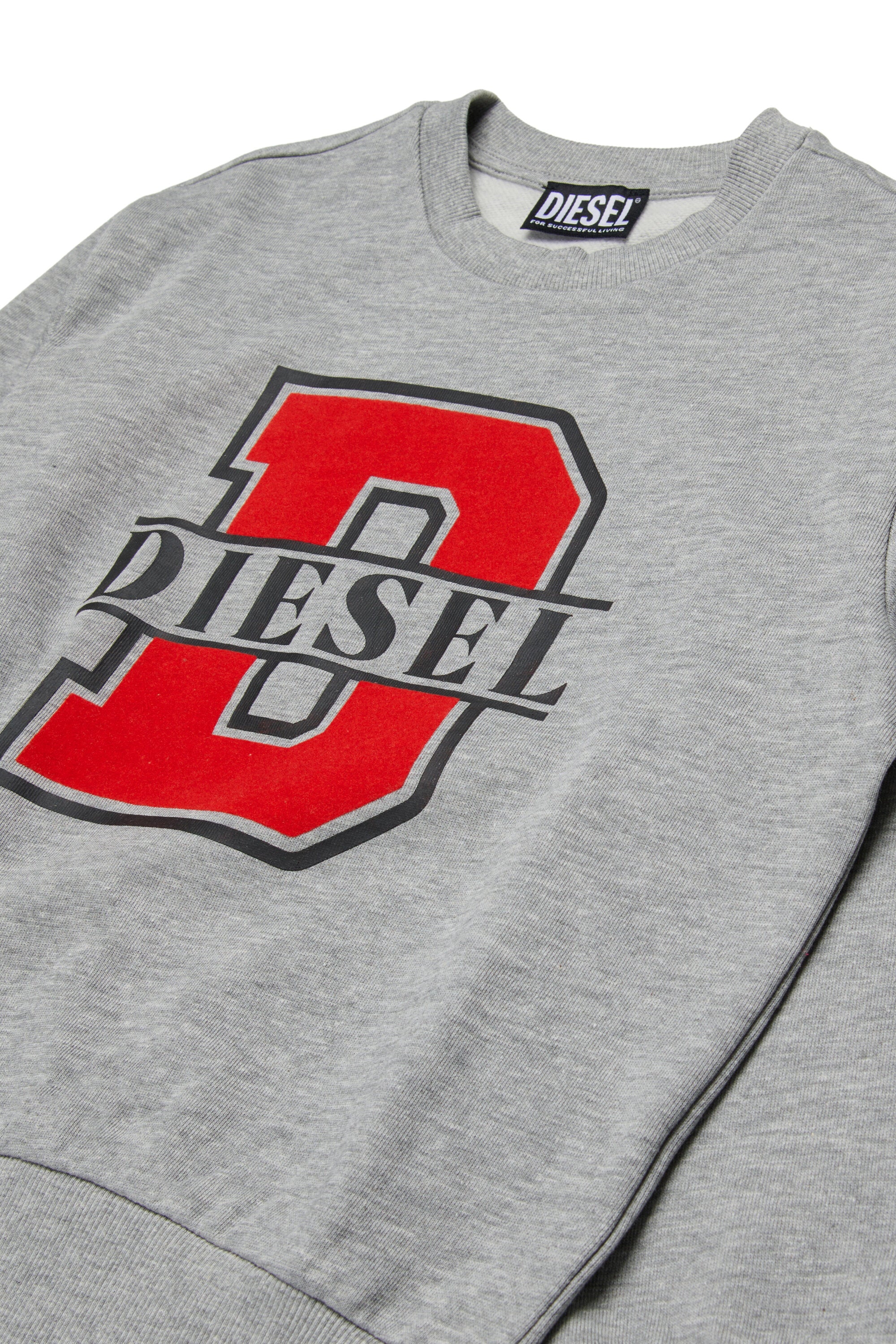 Sudadera con logotipo D