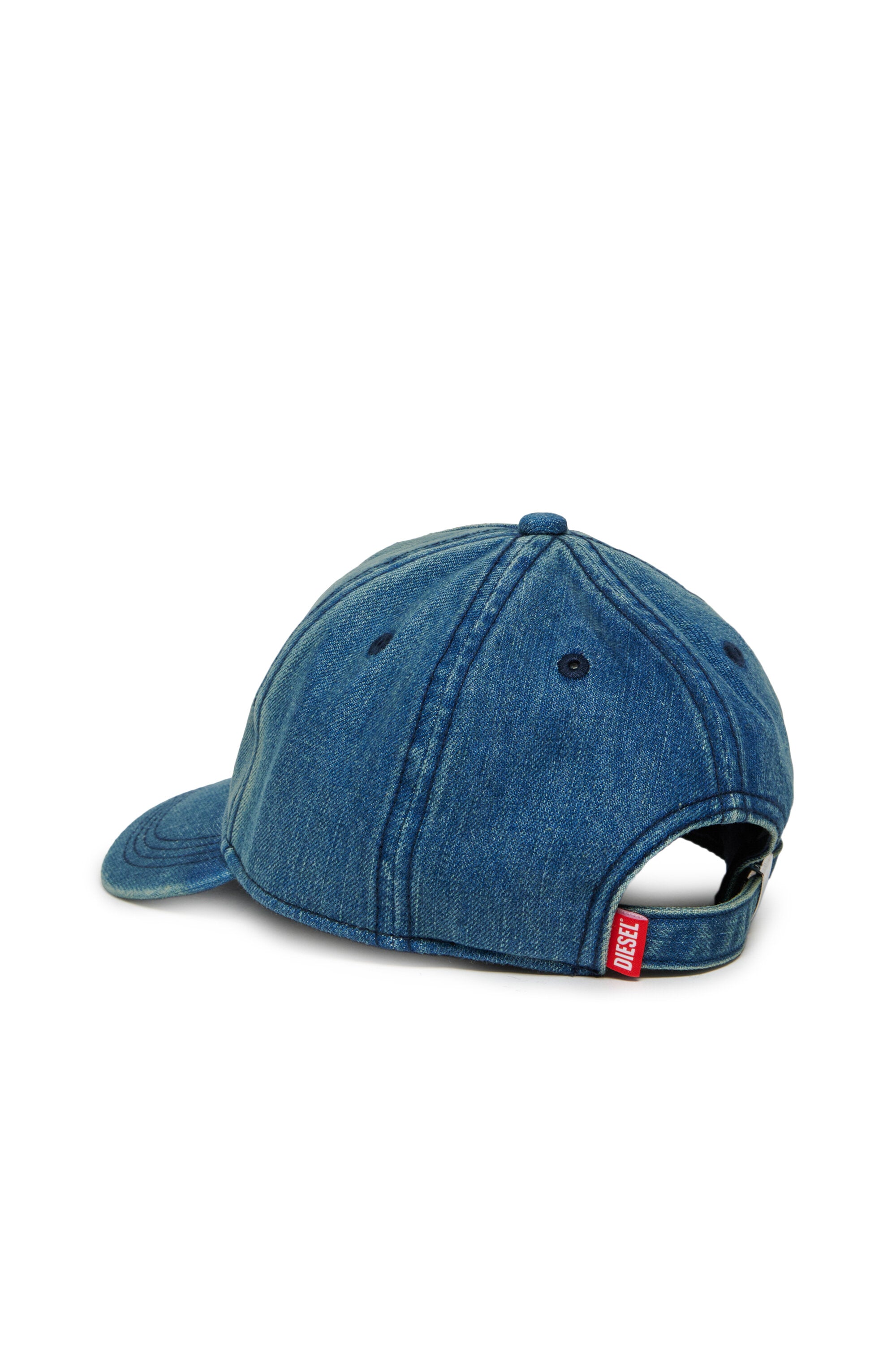 Baseball cap with logo