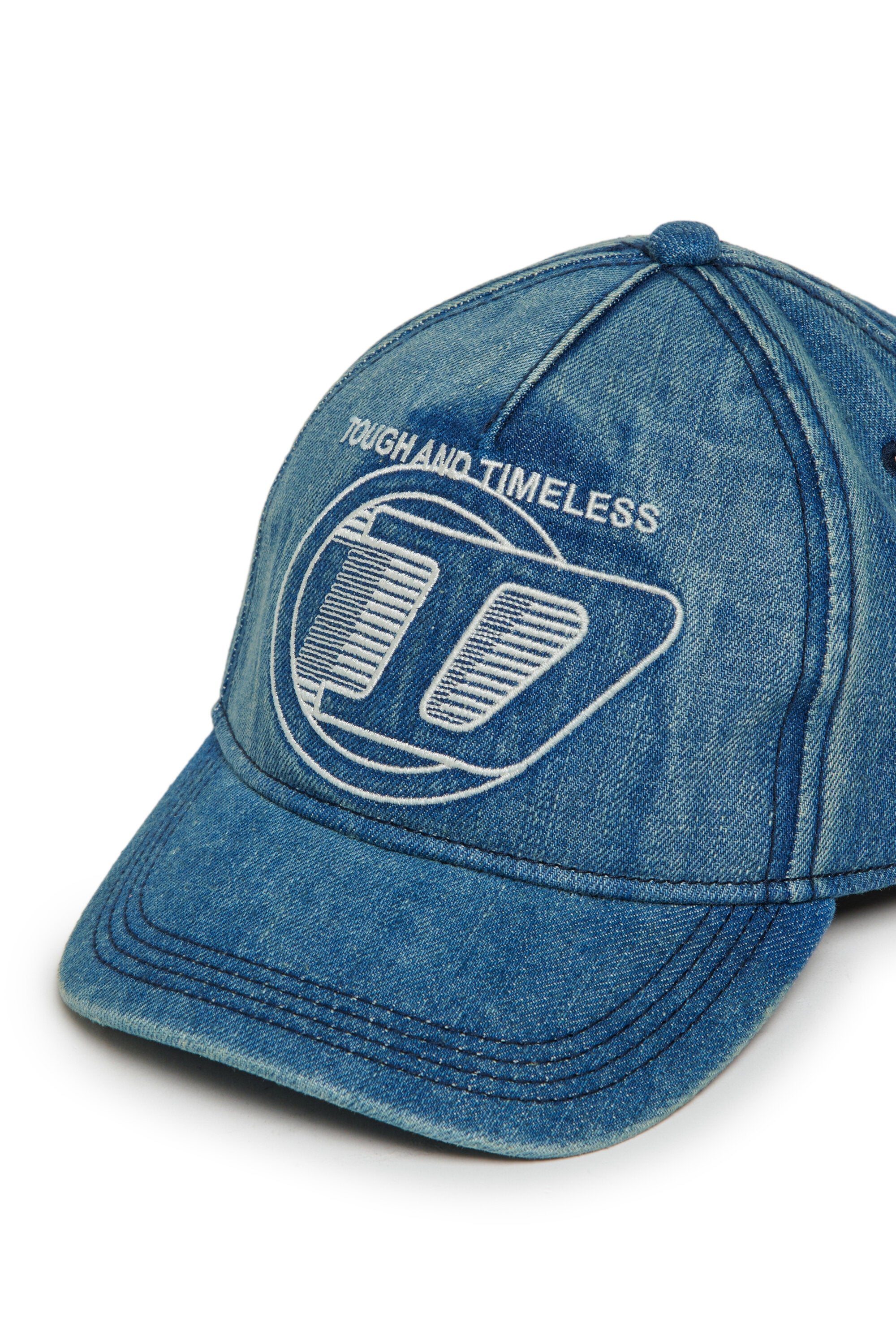Baseball cap with logo