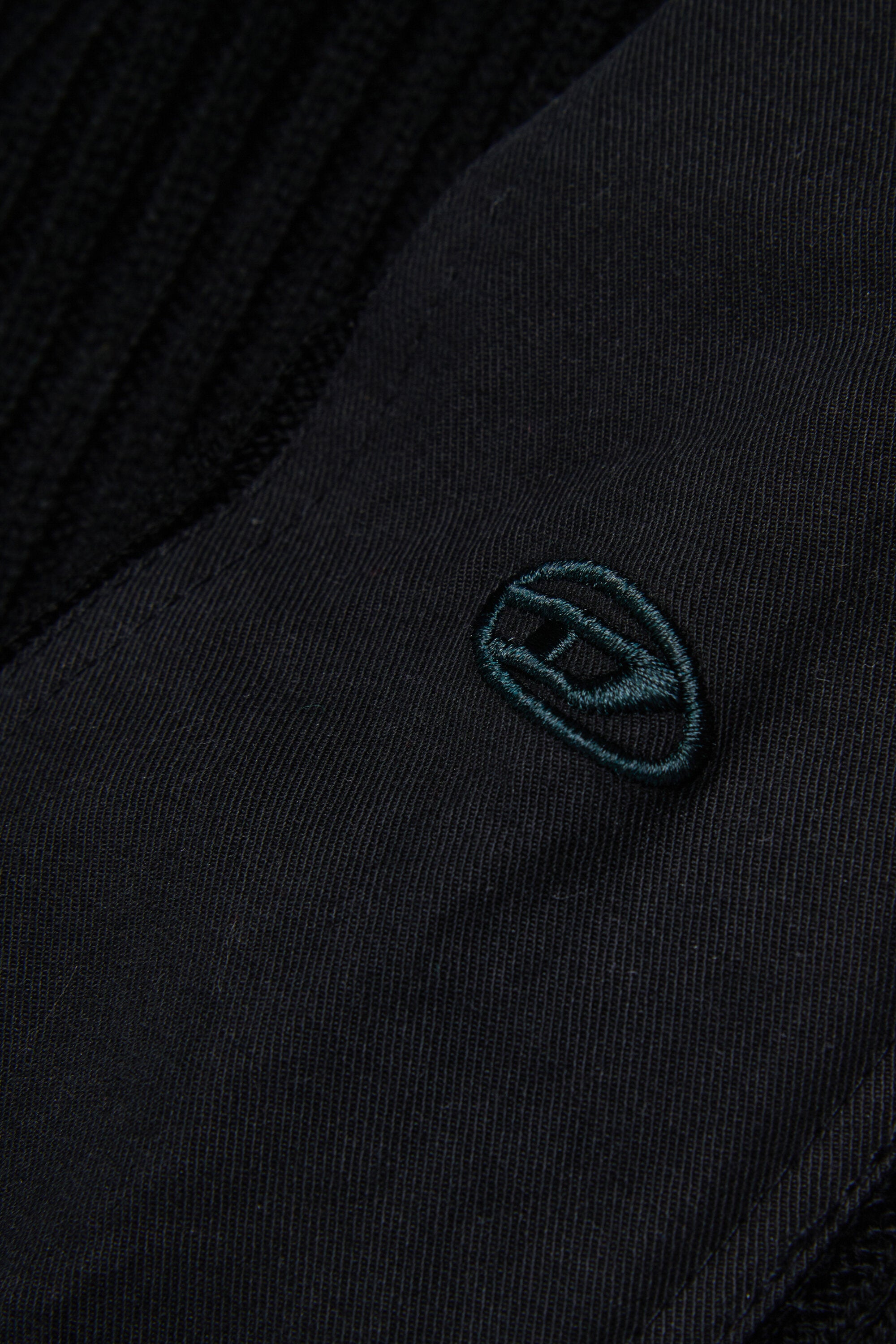 Ribbed crew-neck pullover