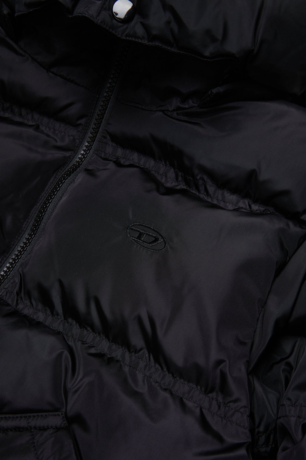 Chaqueta acolchada con logo estampado