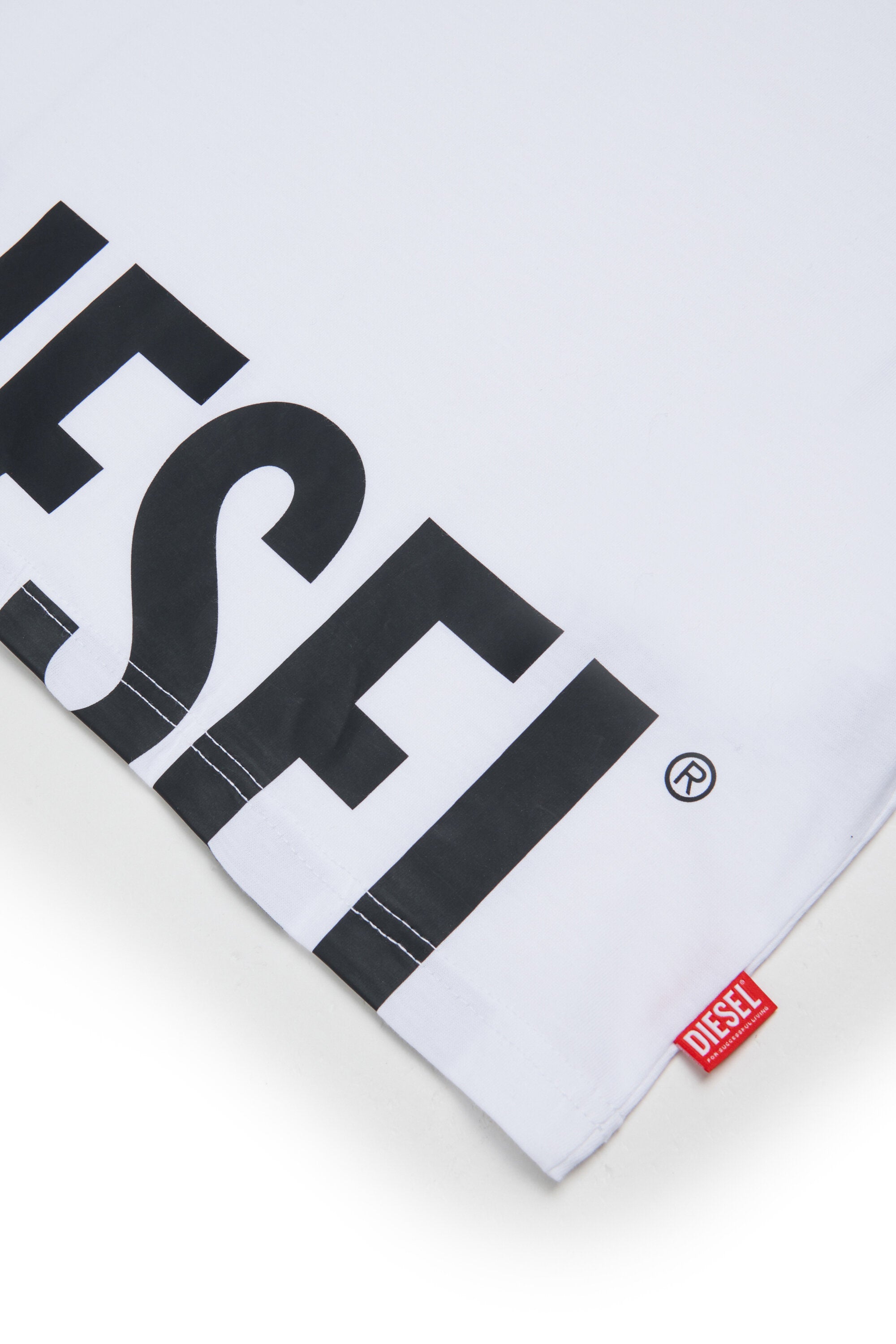 Camiseta con logo