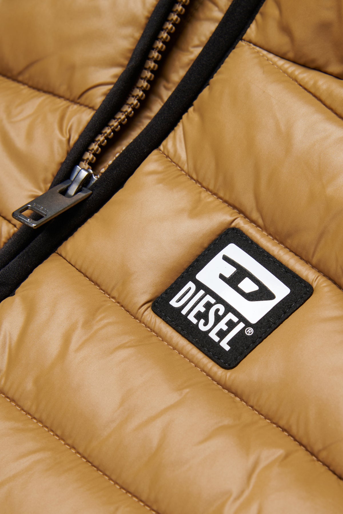 Chaleco acolchado con logo