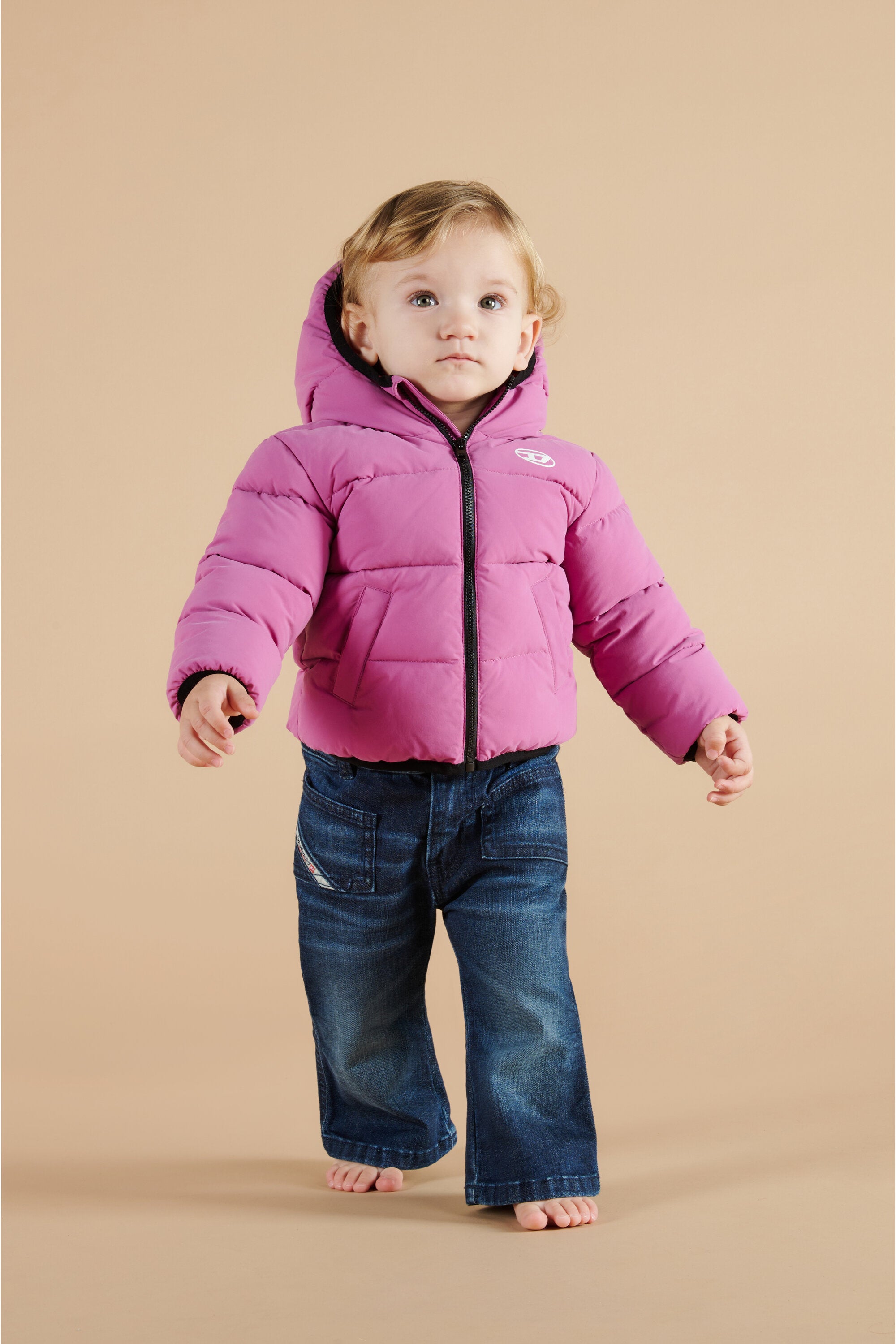 Chaqueta corta acolchada con logotipo Oval D