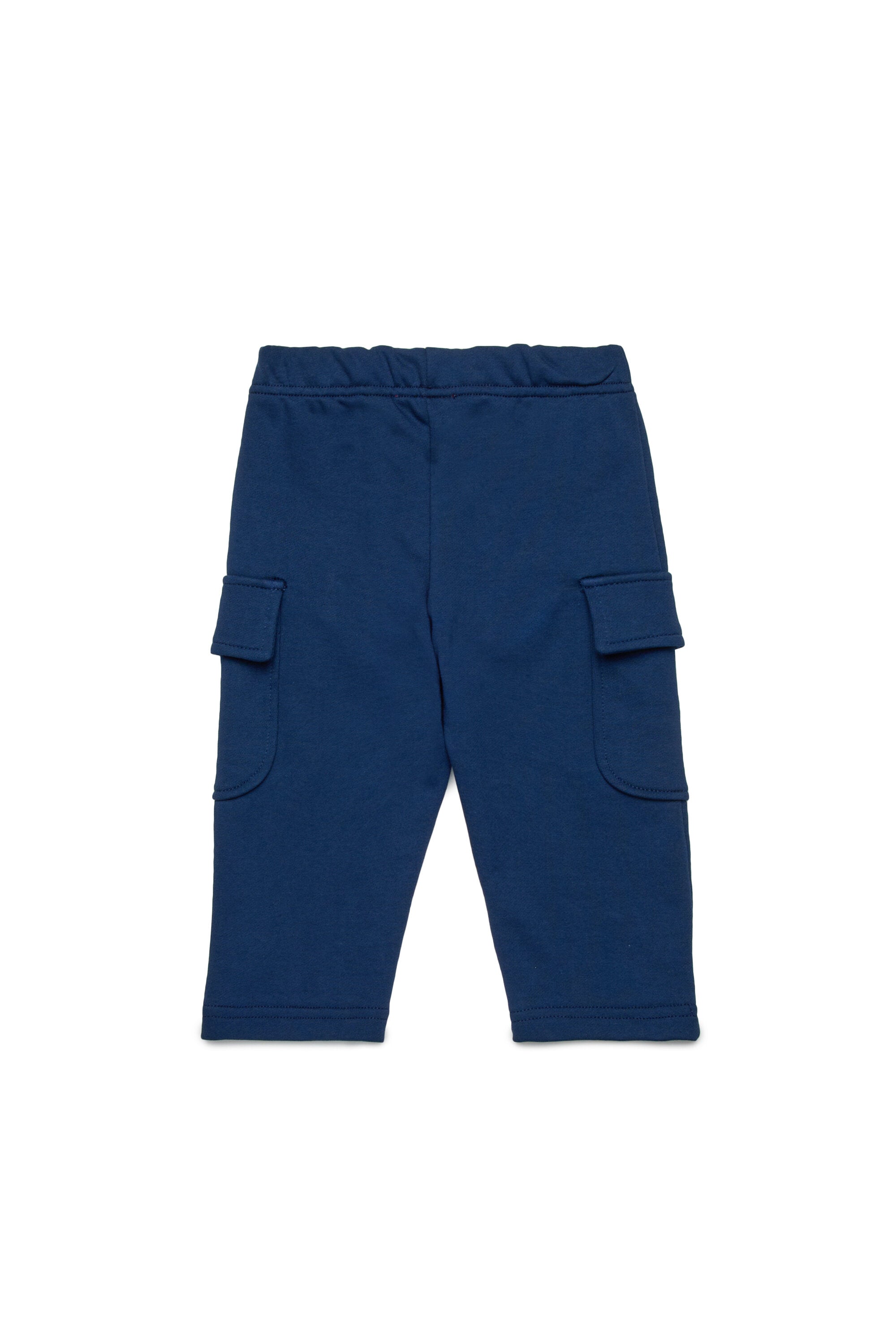 Pantalones cargo con parche D ovalado