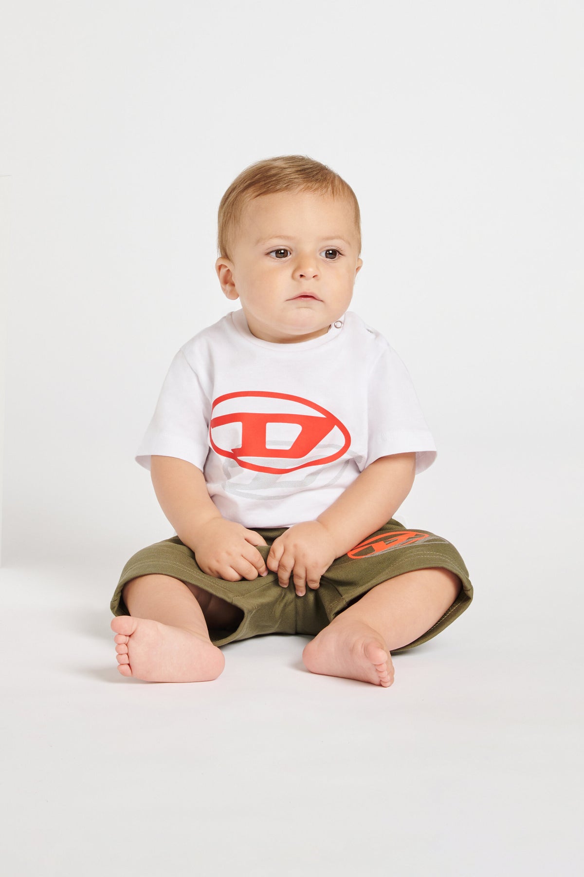 Camiseta con logotipo Oval D dinámico