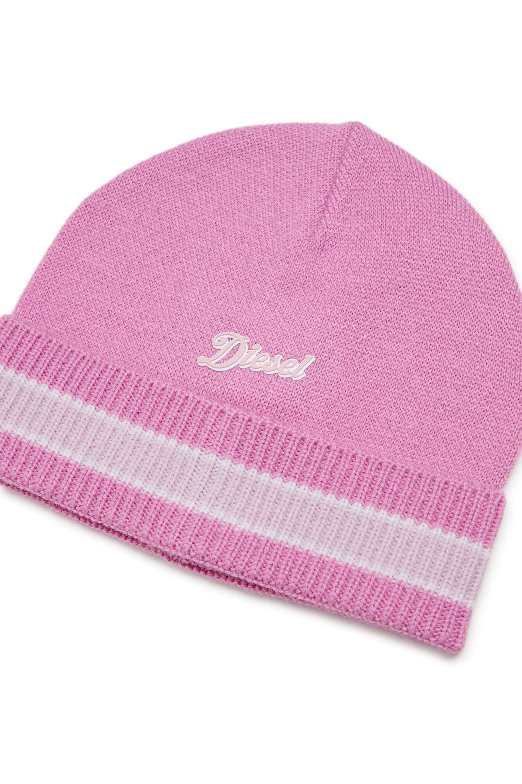 Cuffed beanie with logo