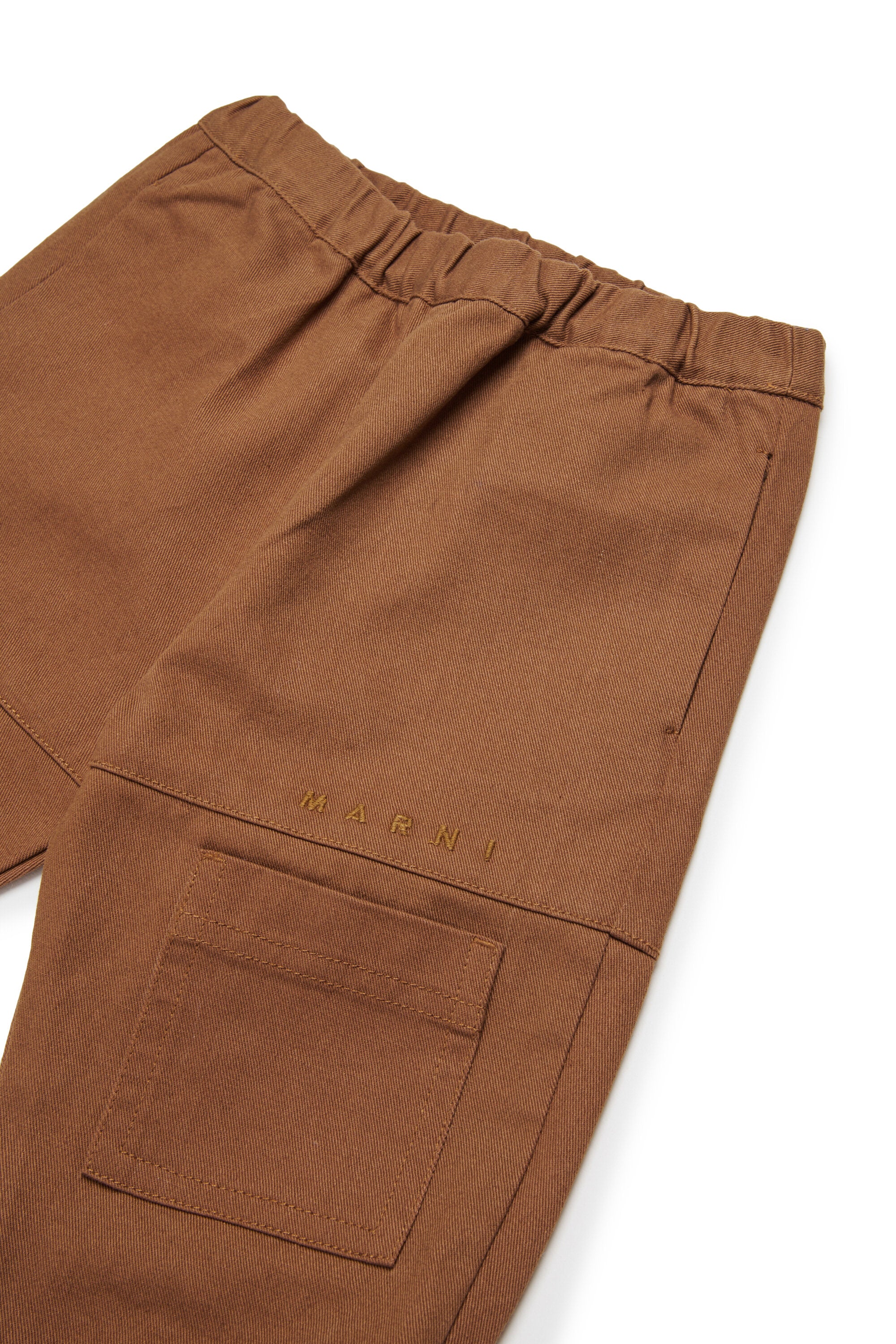 Pantalones de gabardina con bolsillos
