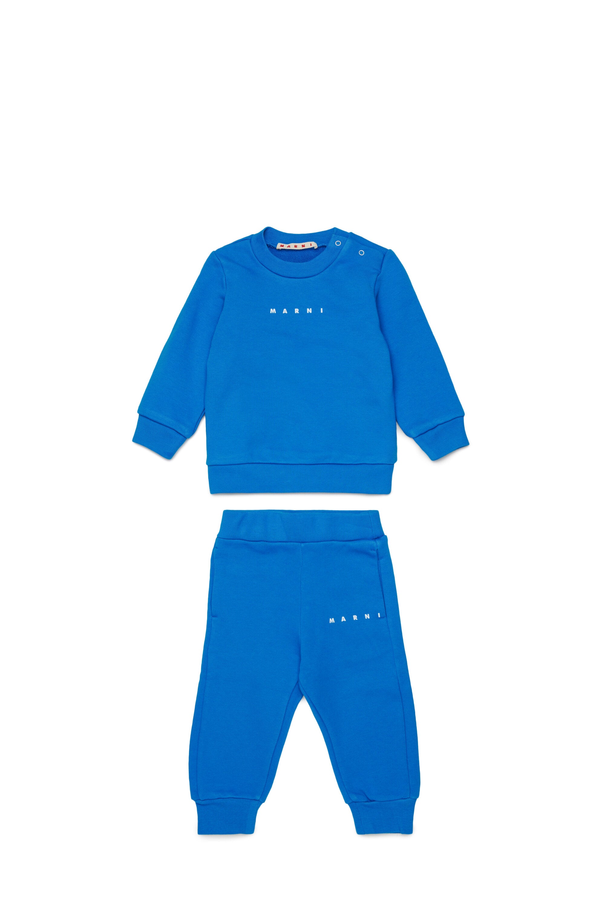 Conjunto de chándal con logo institucional