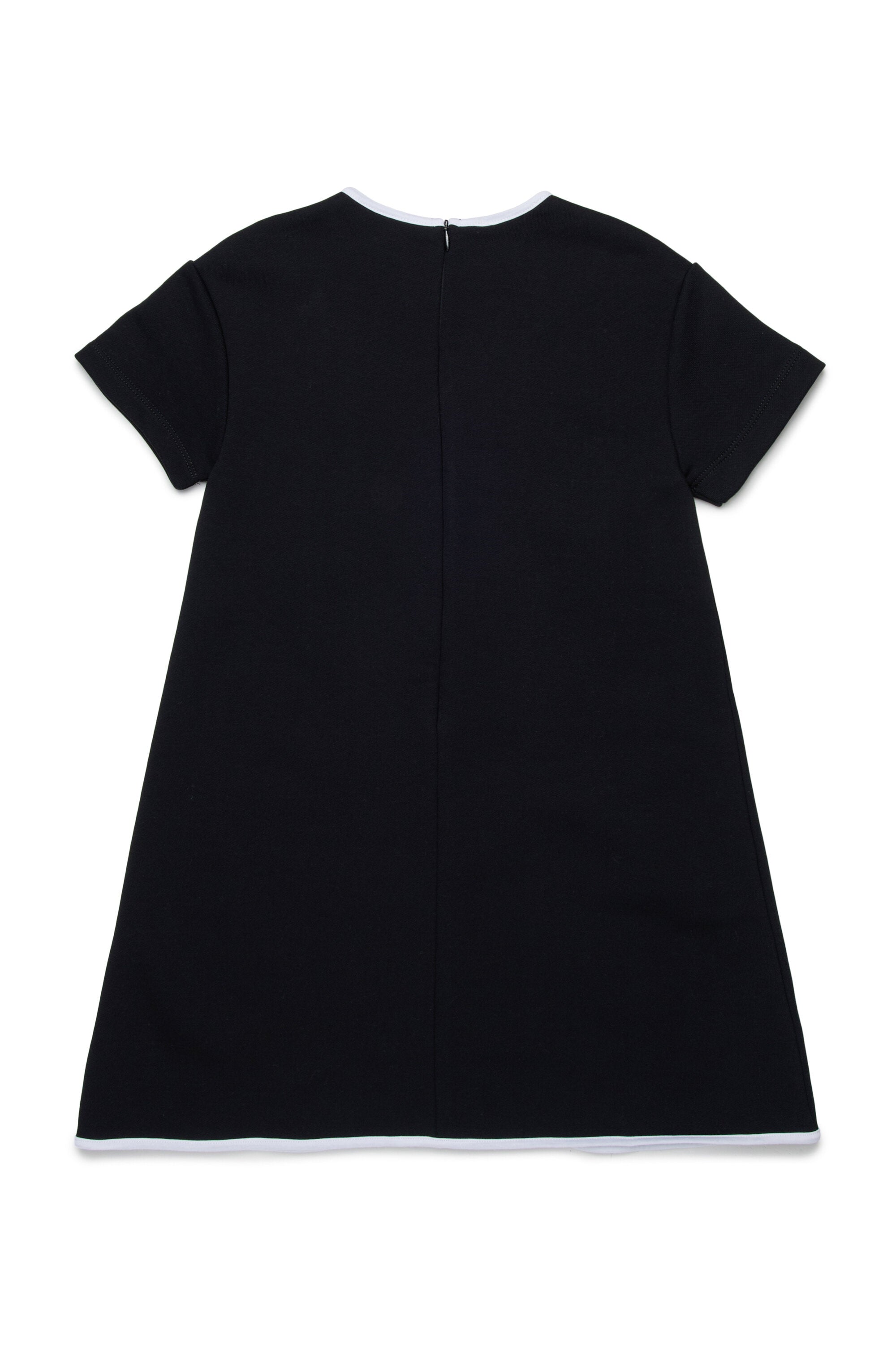 Vestido de manga corta y línea recta