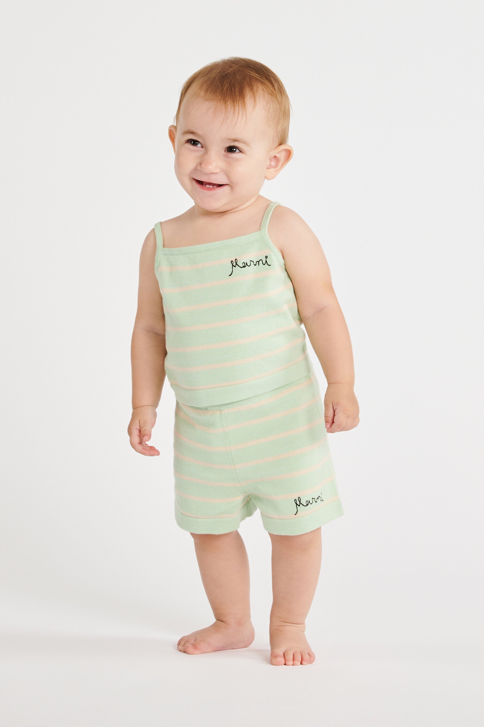 Top de canalé con logo